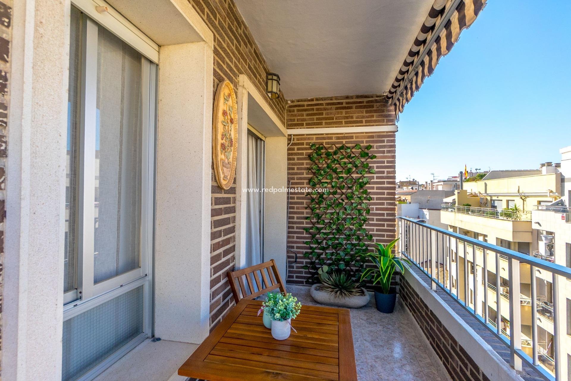 Resale - Apartment -
Torrevieja