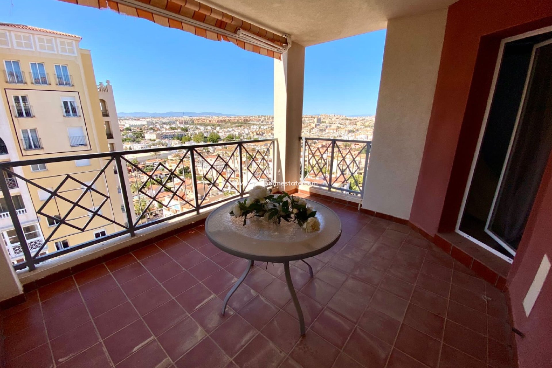 Resale - Apartment -
Torrevieja