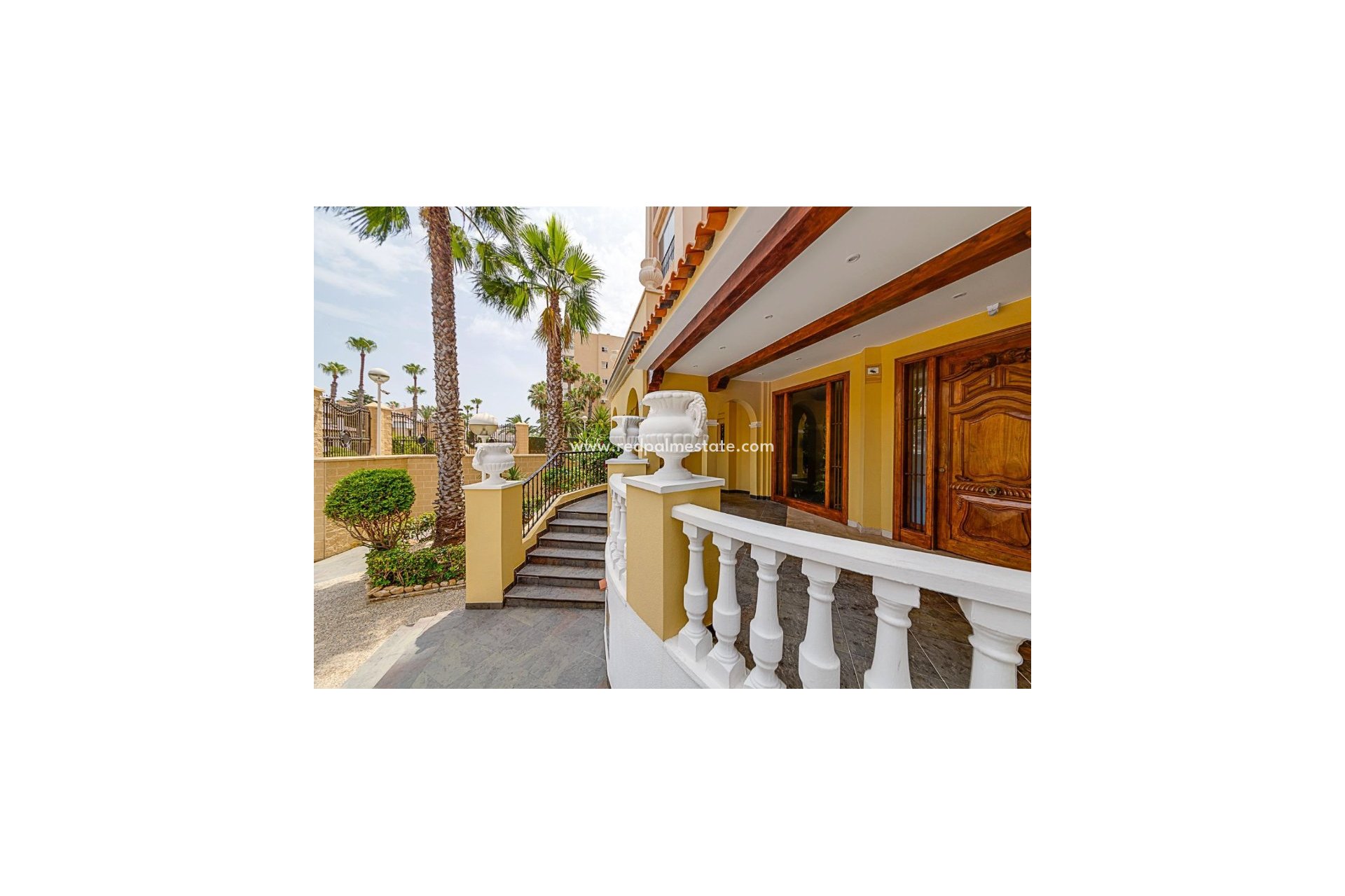 Resale - Apartment -
Torrevieja