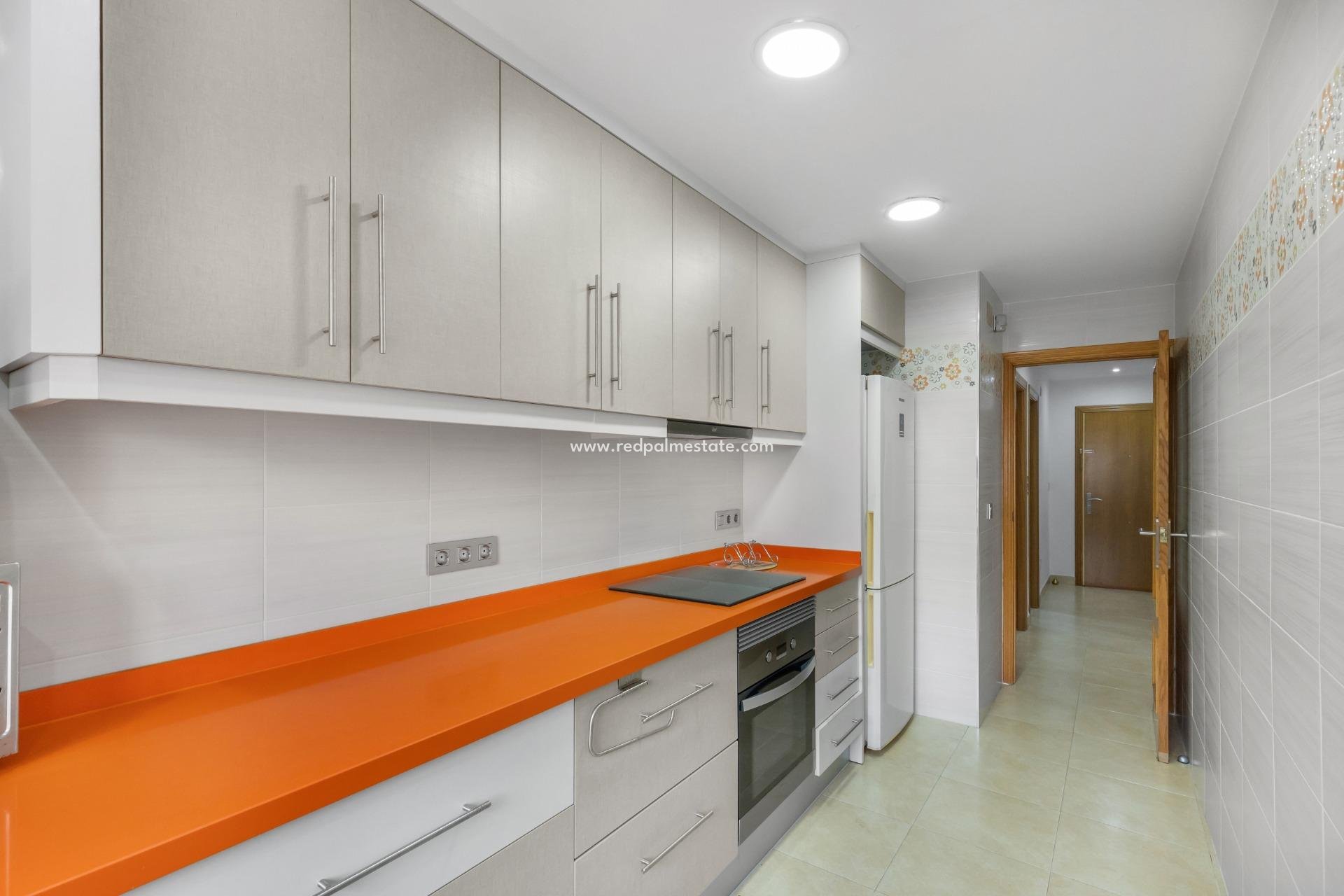 Resale - Apartment -
Torrevieja