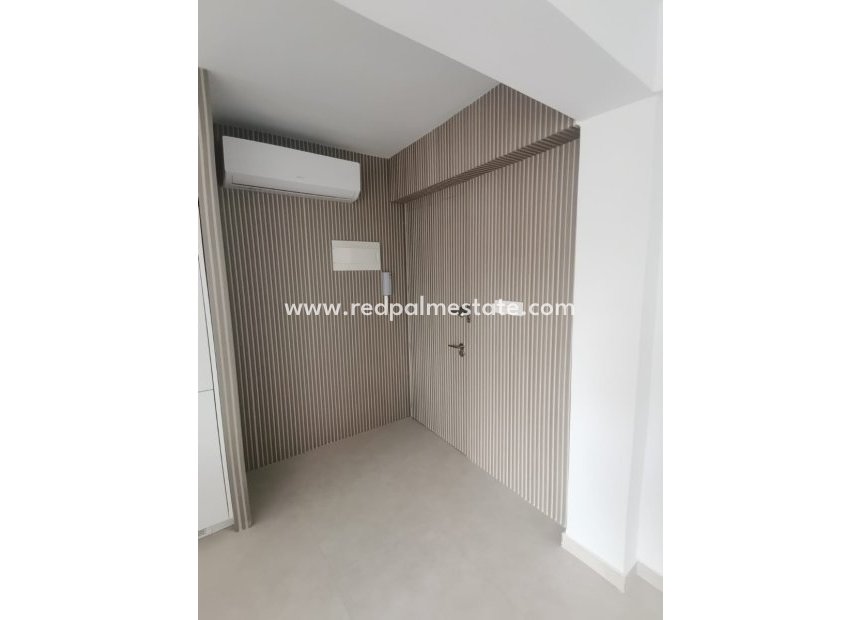 Resale - Apartment -
Torrevieja