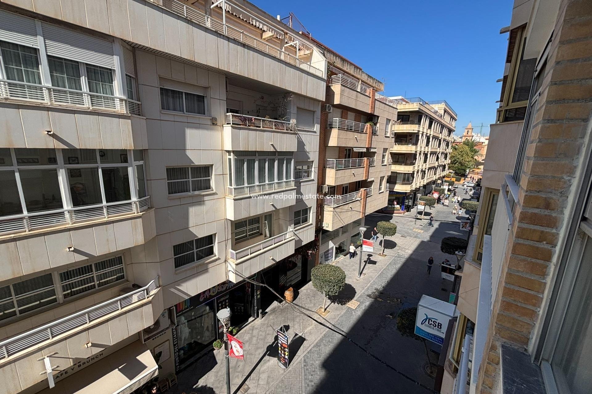 Resale - Apartment -
Torrevieja