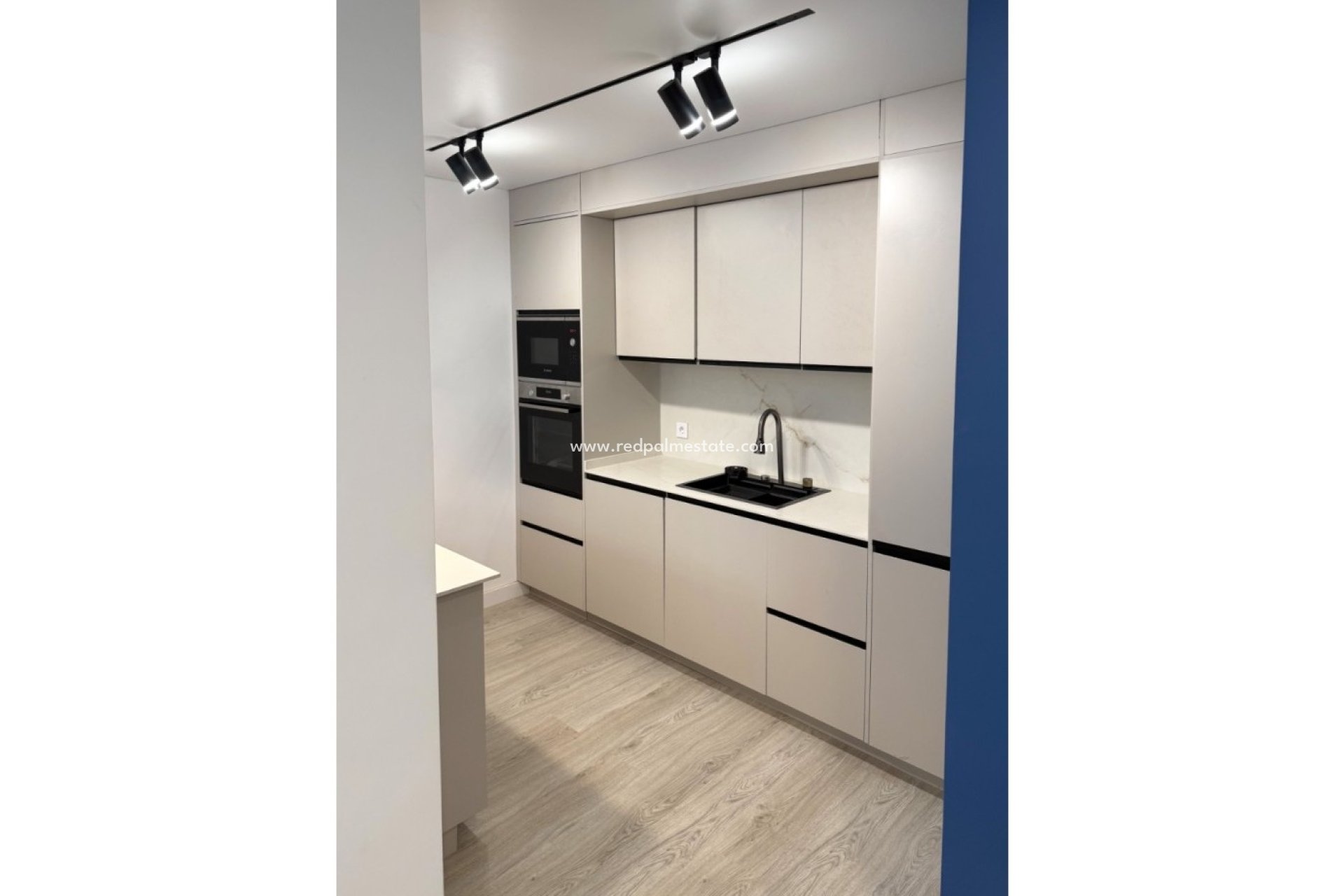 Resale - Apartment -
Torrevieja