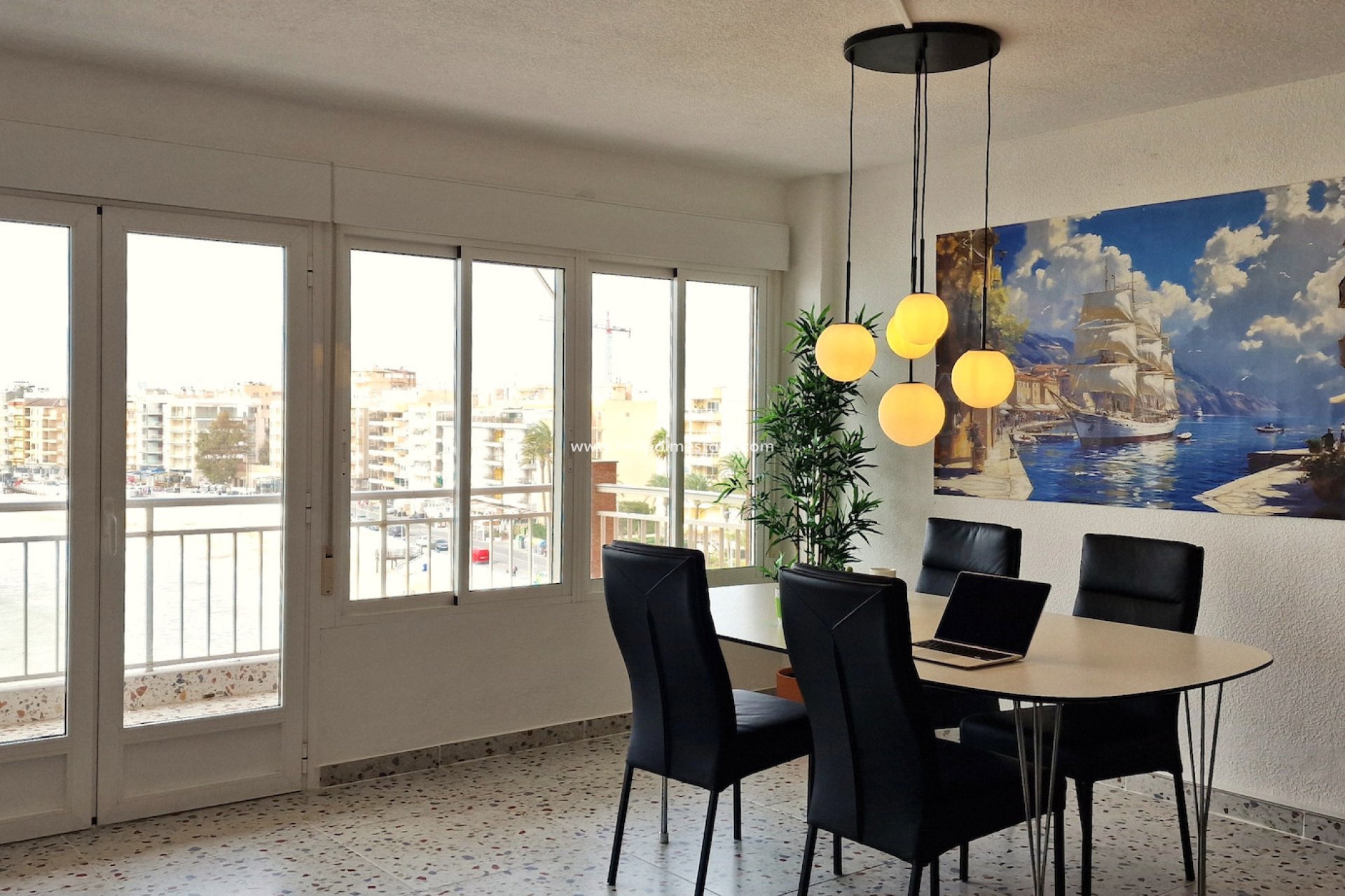 Resale - Apartment -
Torrevieja