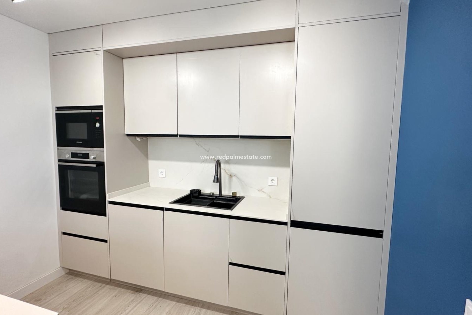 Resale - Apartment -
Torrevieja