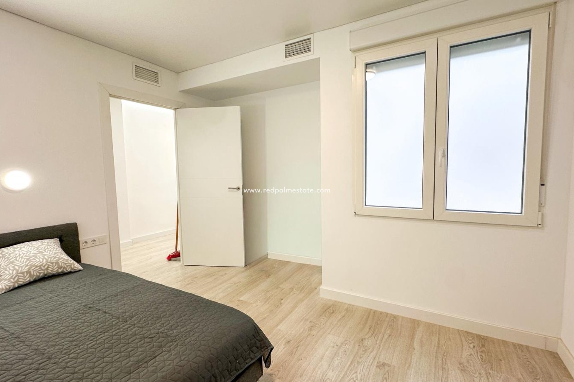 Resale - Apartment -
Torrevieja