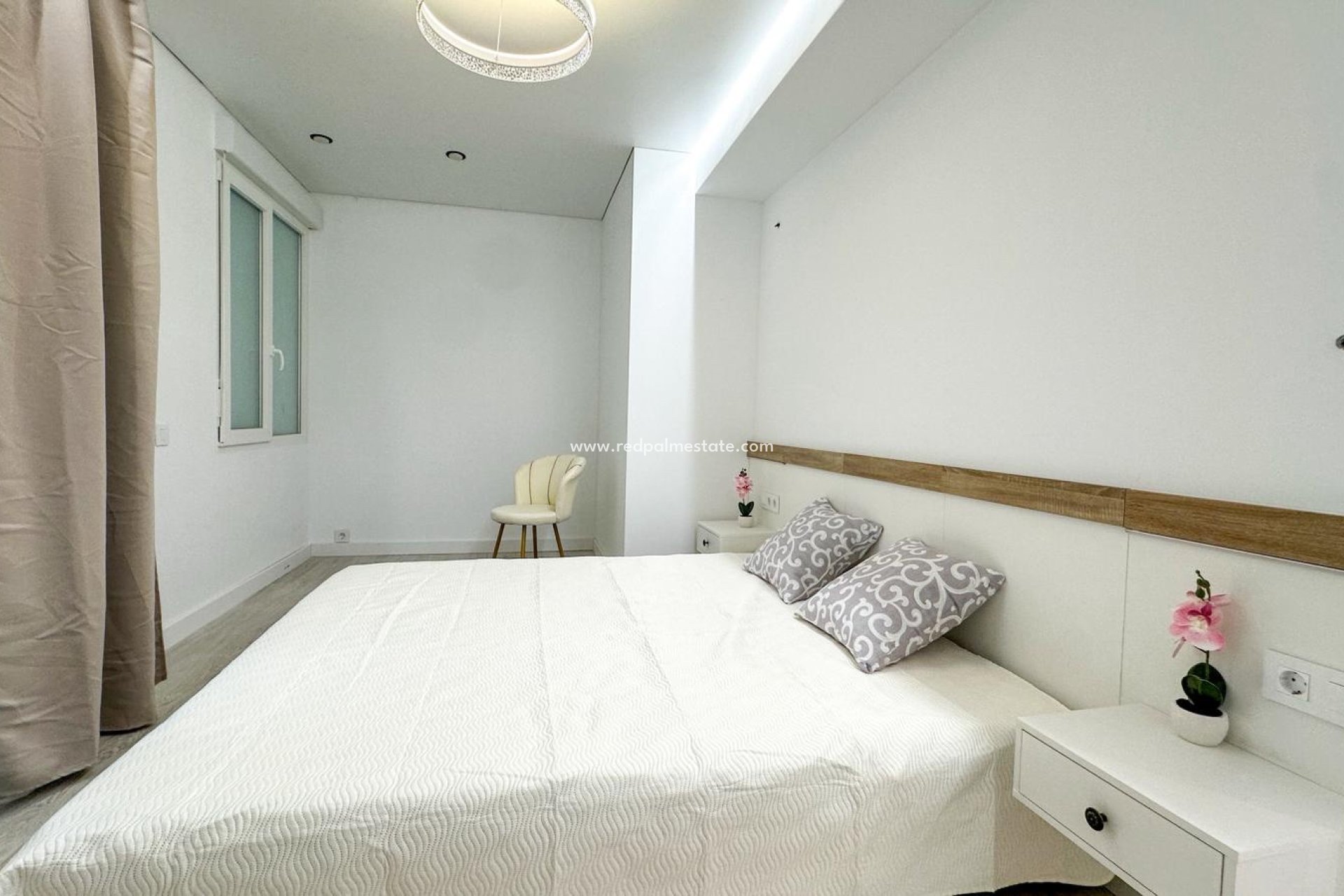 Resale - Apartment -
Torrevieja
