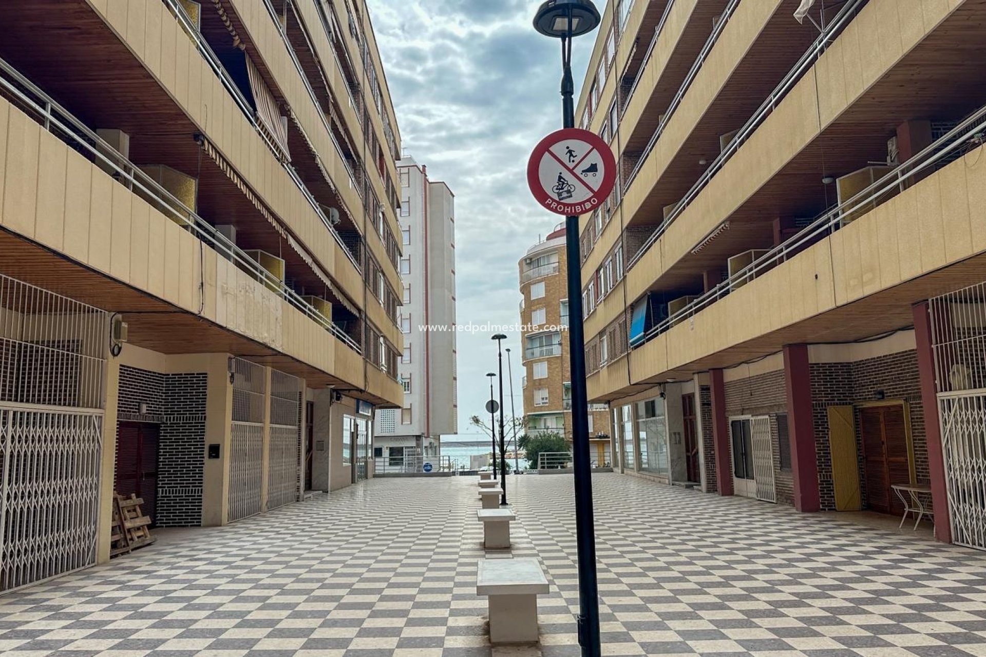 Resale - Apartment -
Torrevieja