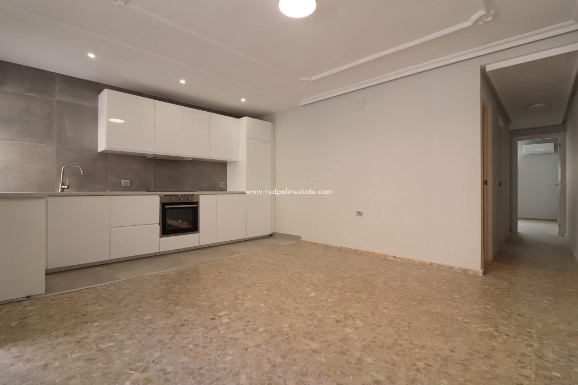 Resale - Apartment -
Torrevieja