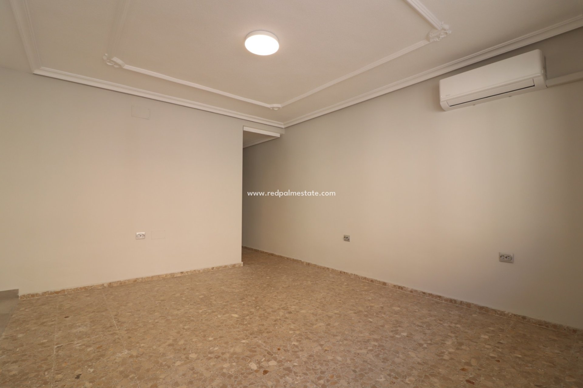 Resale - Apartment -
Torrevieja