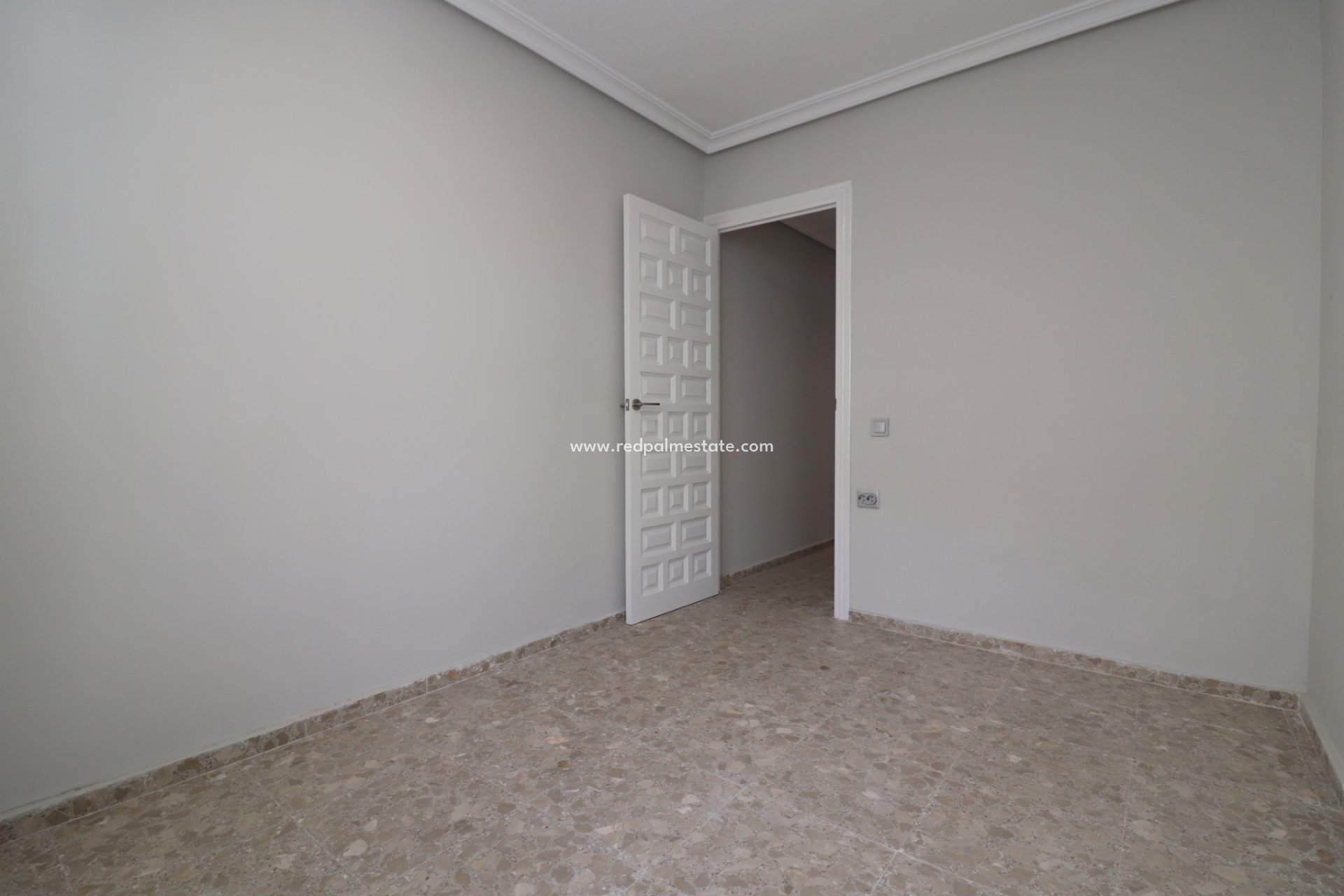 Resale - Apartment -
Torrevieja