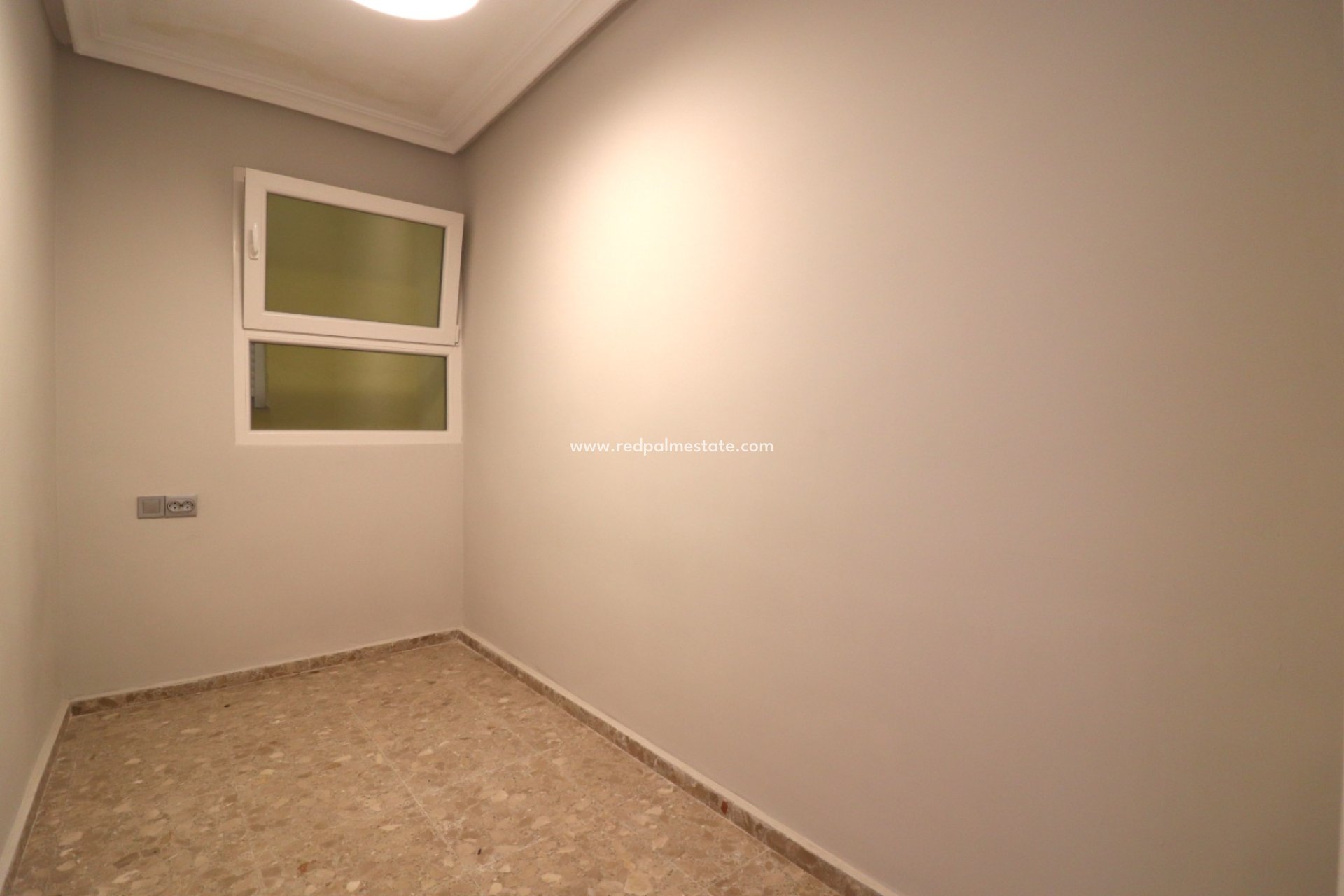 Resale - Apartment -
Torrevieja