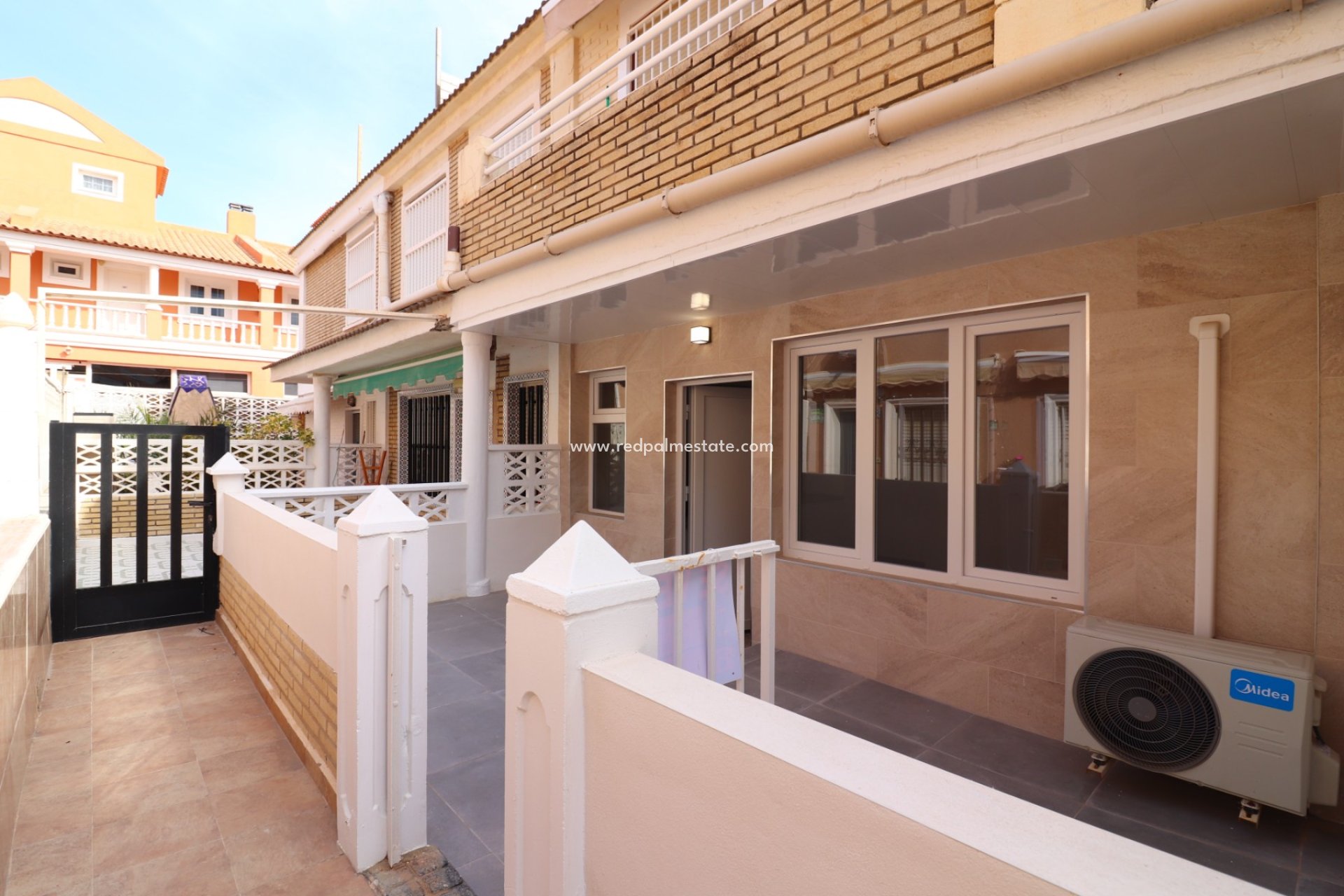 Resale - Apartment -
Torrevieja