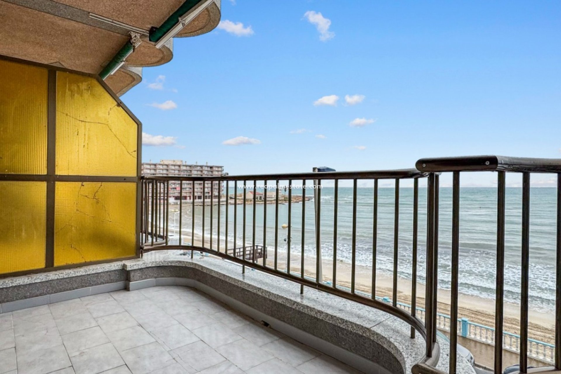 Resale - Apartment -
Torrevieja