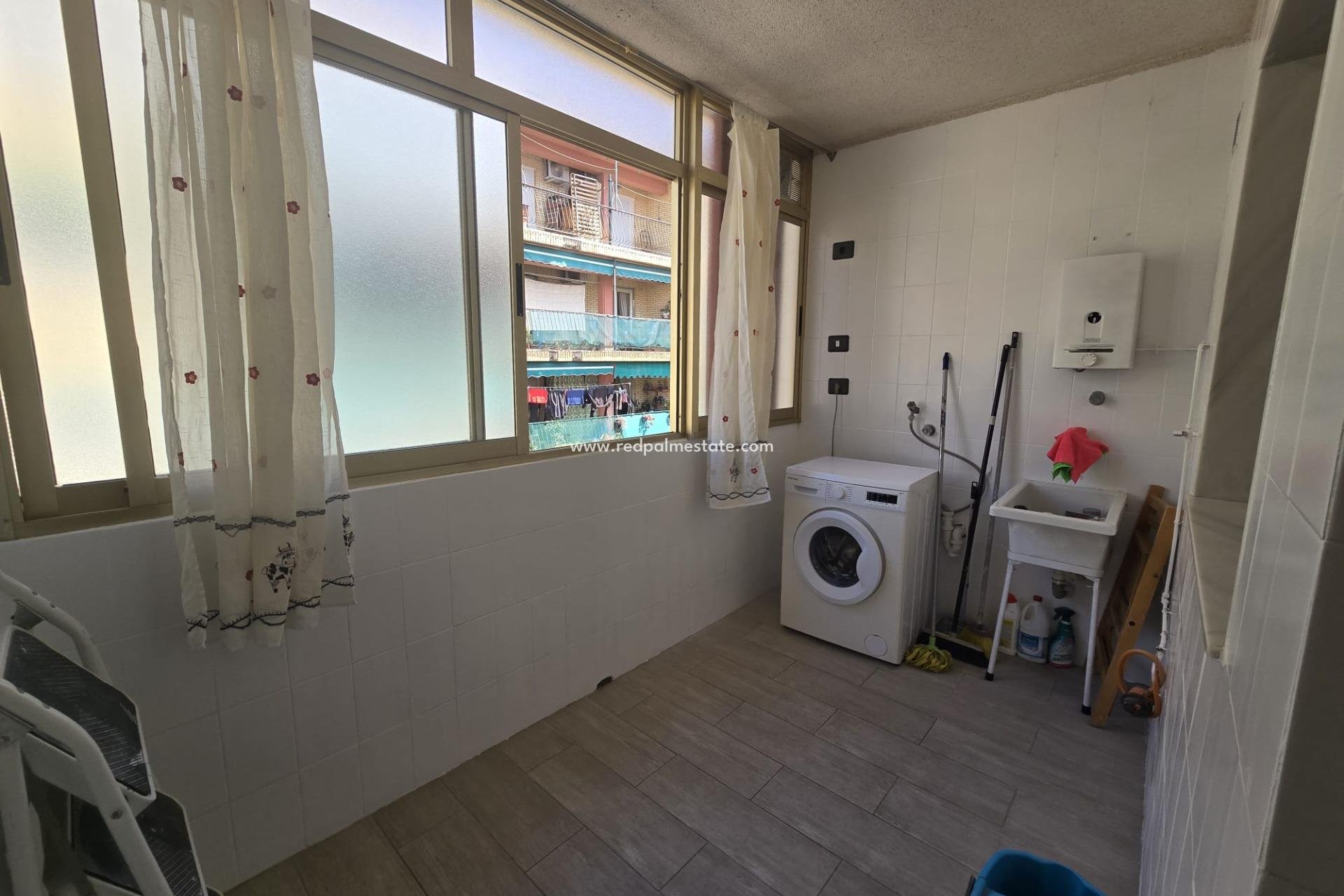 Resale - Apartment -
Torrevieja
