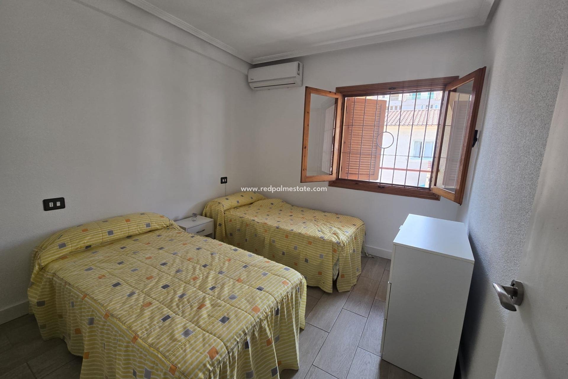 Resale - Apartment -
Torrevieja
