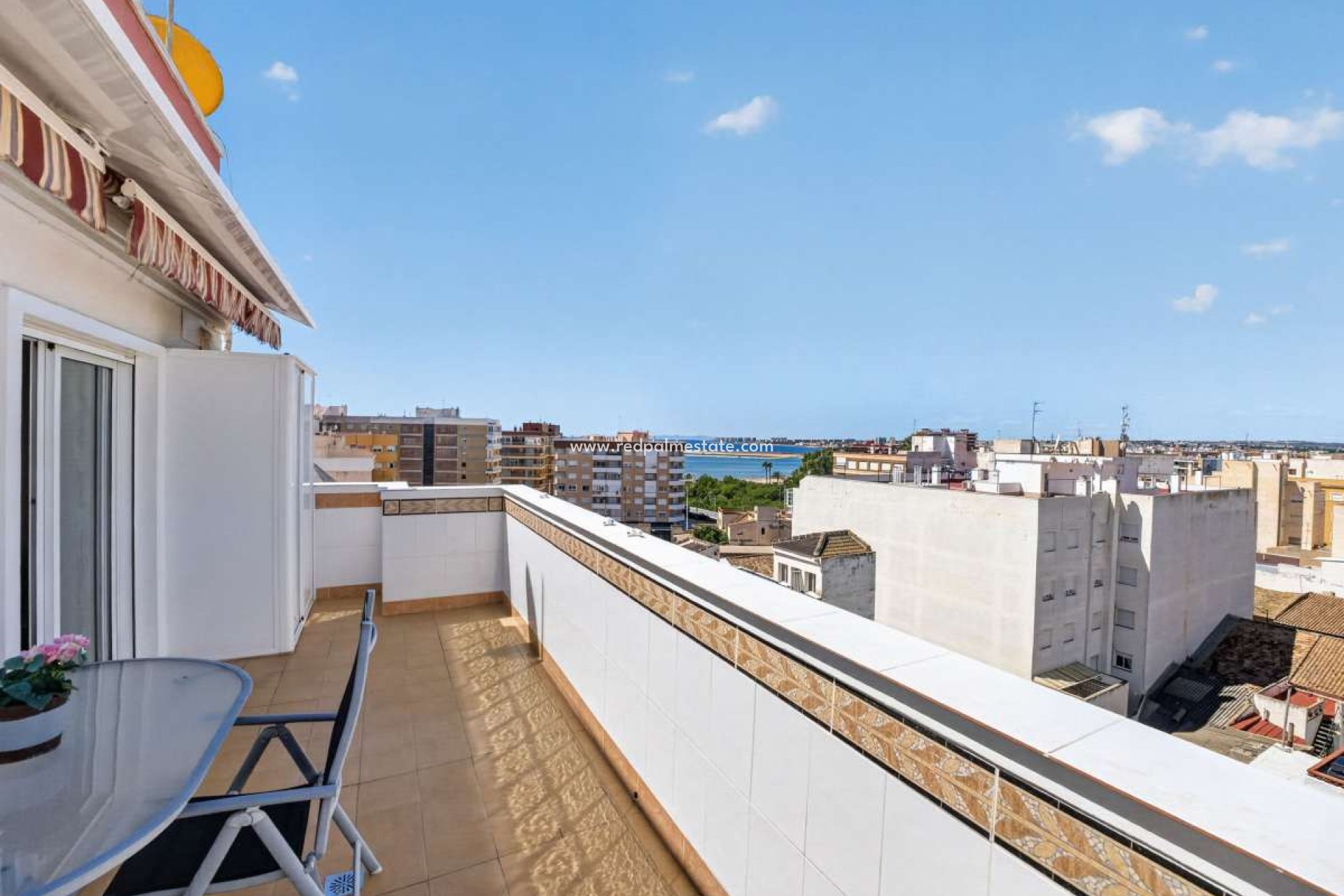 Resale - Apartment -
Torrevieja