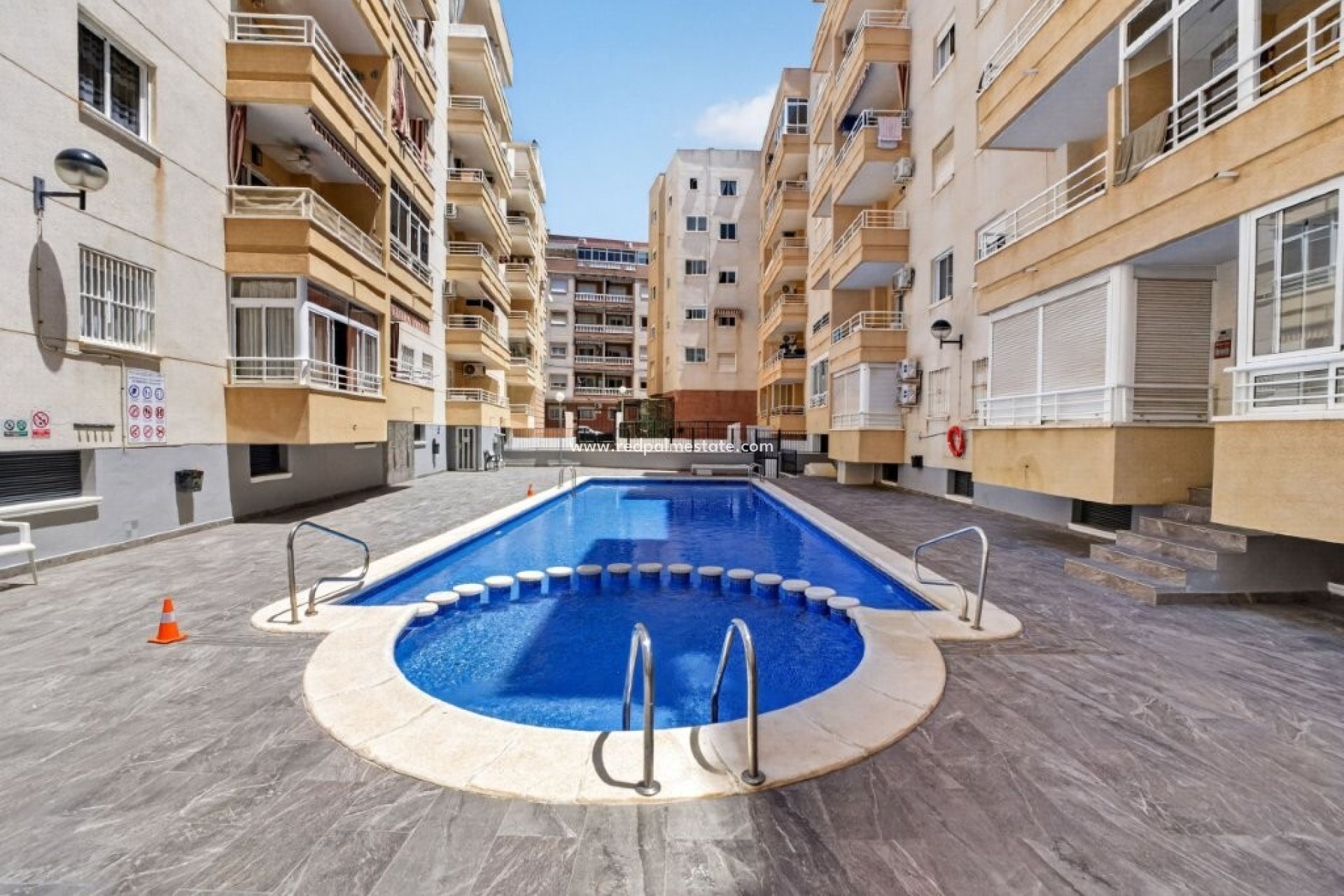 Resale - Apartment -
Torrevieja