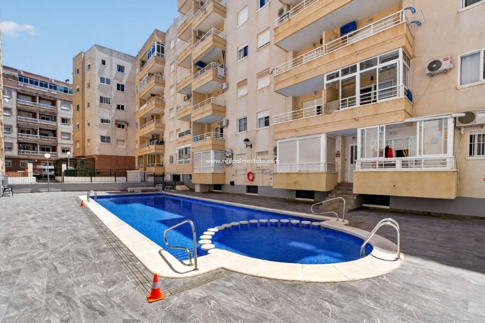 Resale - Apartment -
Torrevieja