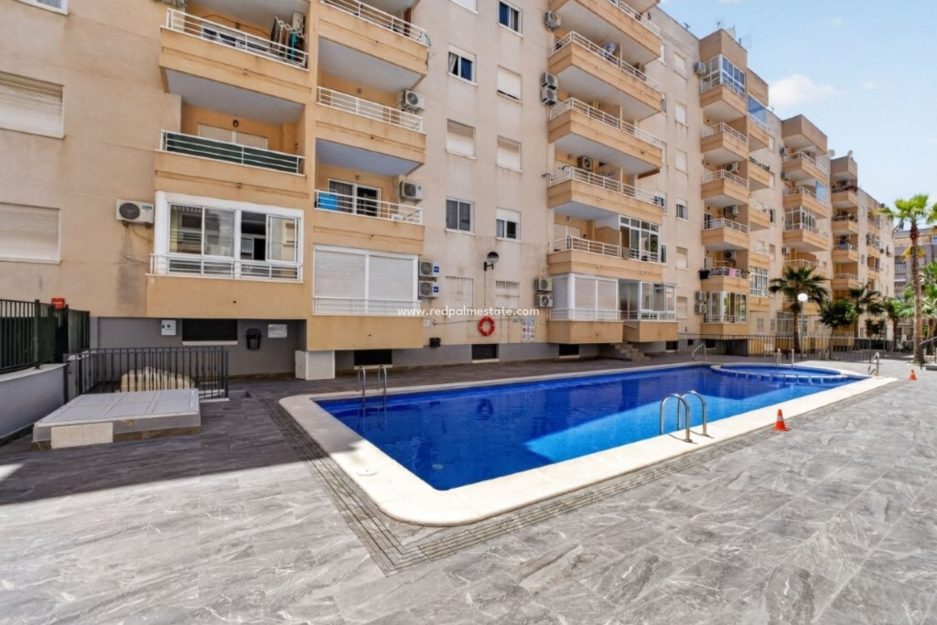 Resale - Apartment -
Torrevieja