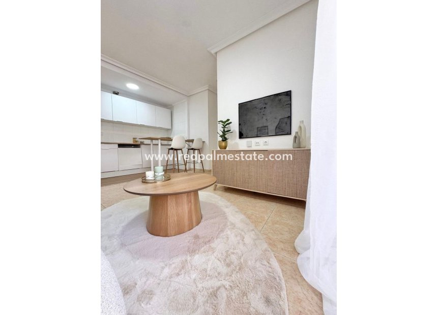 Resale - Apartment -
Torrevieja