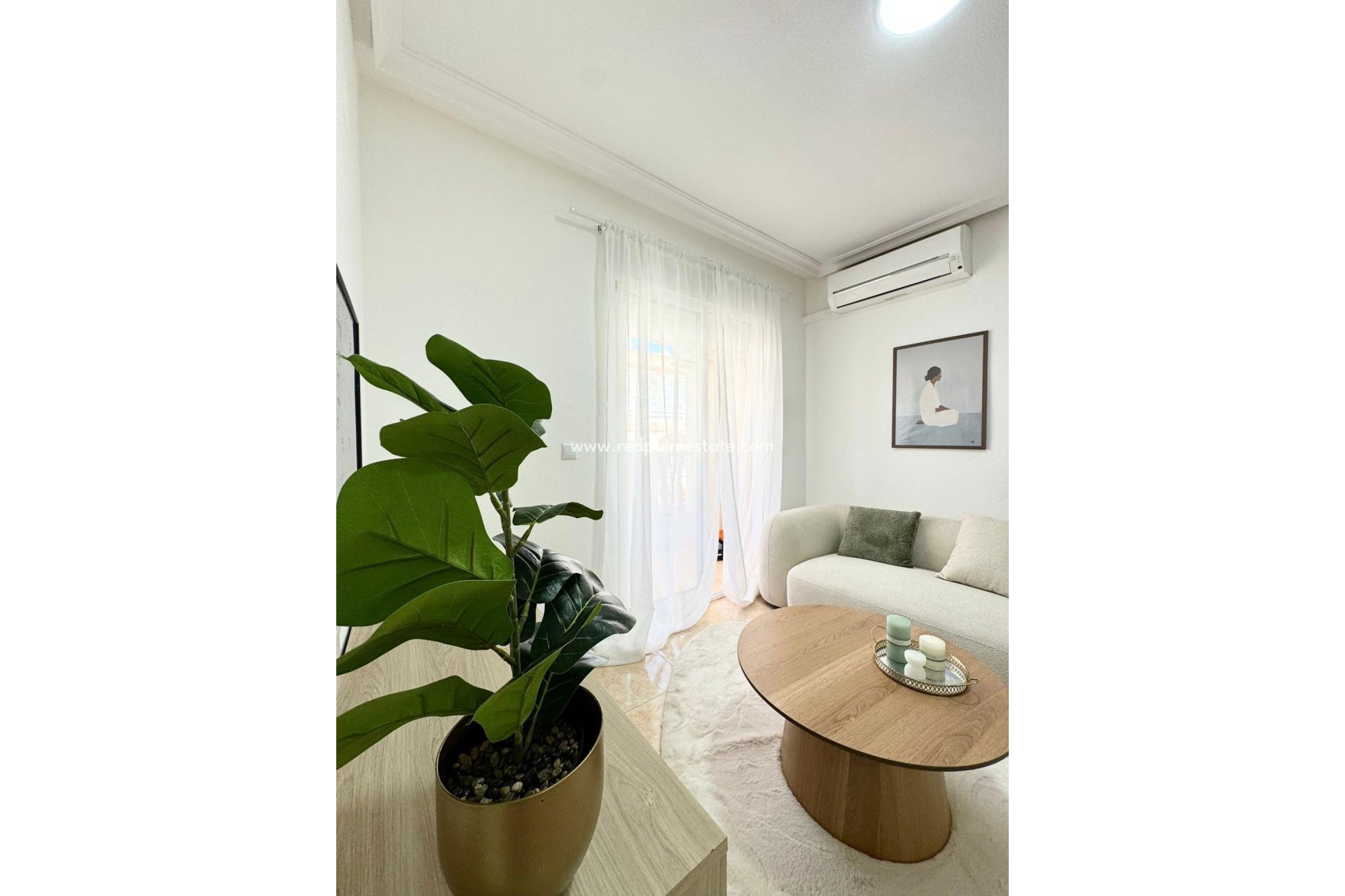 Resale - Apartment -
Torrevieja