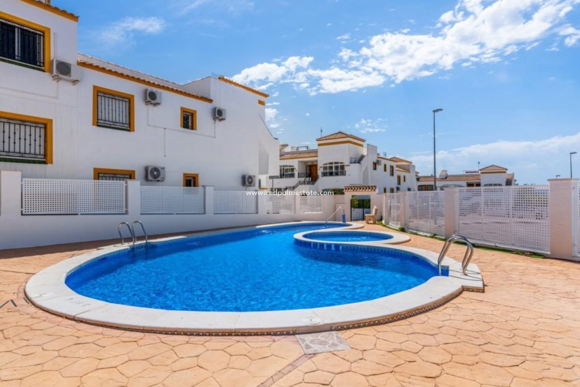 Resale - Apartment -
Vistabella Golf Entre Naranjos - Inland