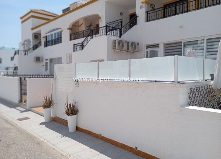 Resale - Apartment -
Vistabella Golf Entre Naranjos - Inland