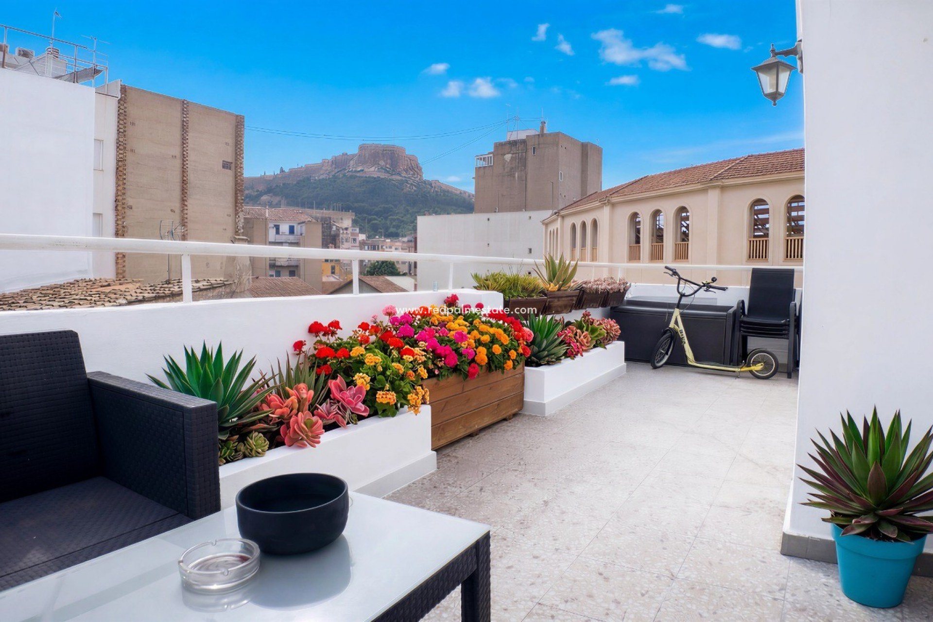 Resale - Apartments -
Alicante - San Antón