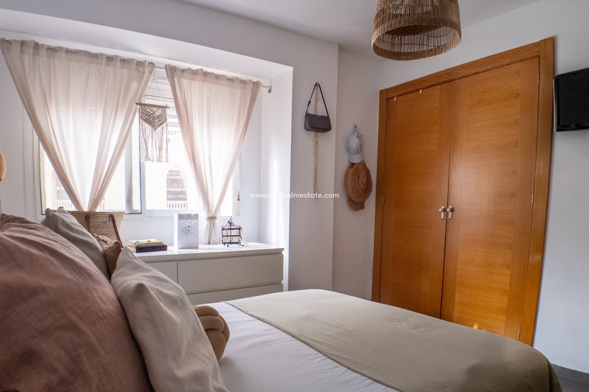 Resale - Apartments -
Alicante - San Antón