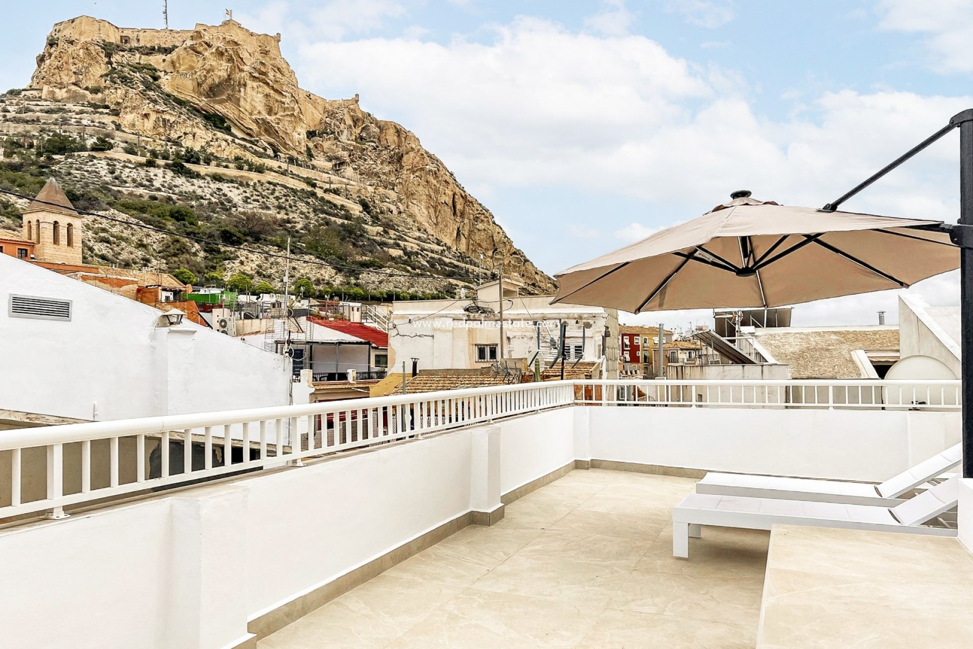 Resale - Apartments -
Alicante