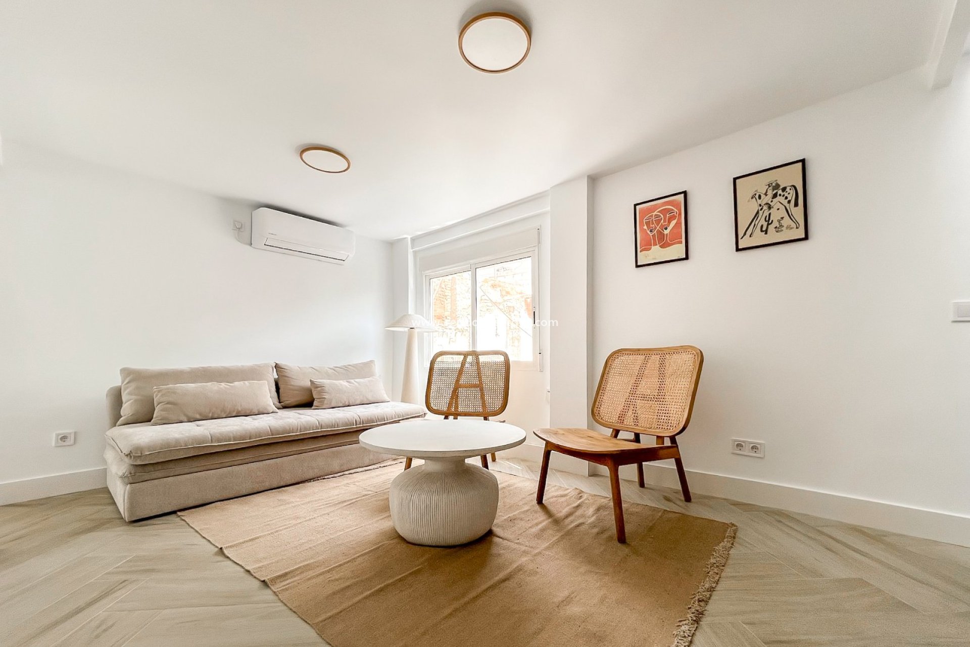 Resale - Apartments -
Alicante