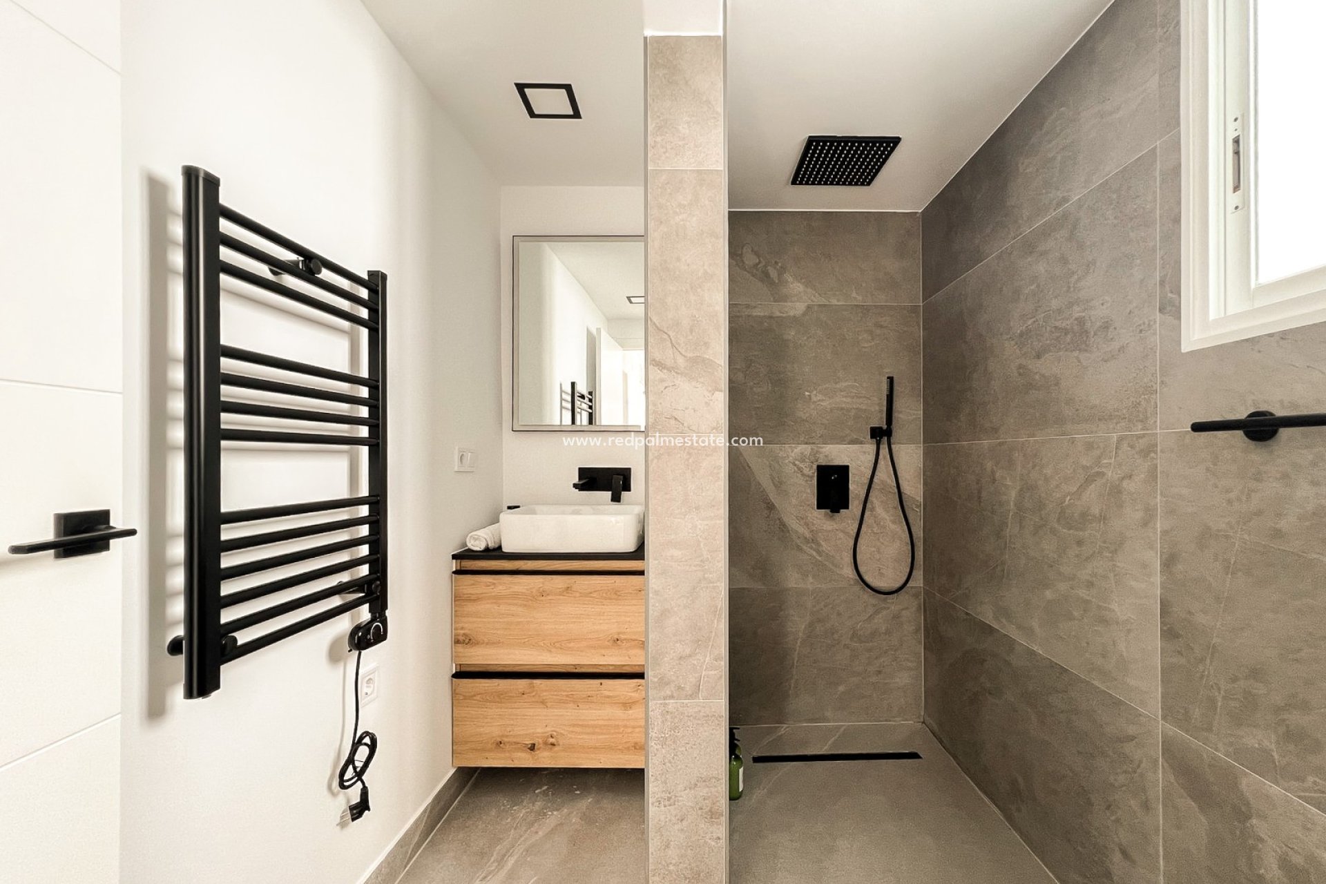 Resale - Apartments -
Alicante