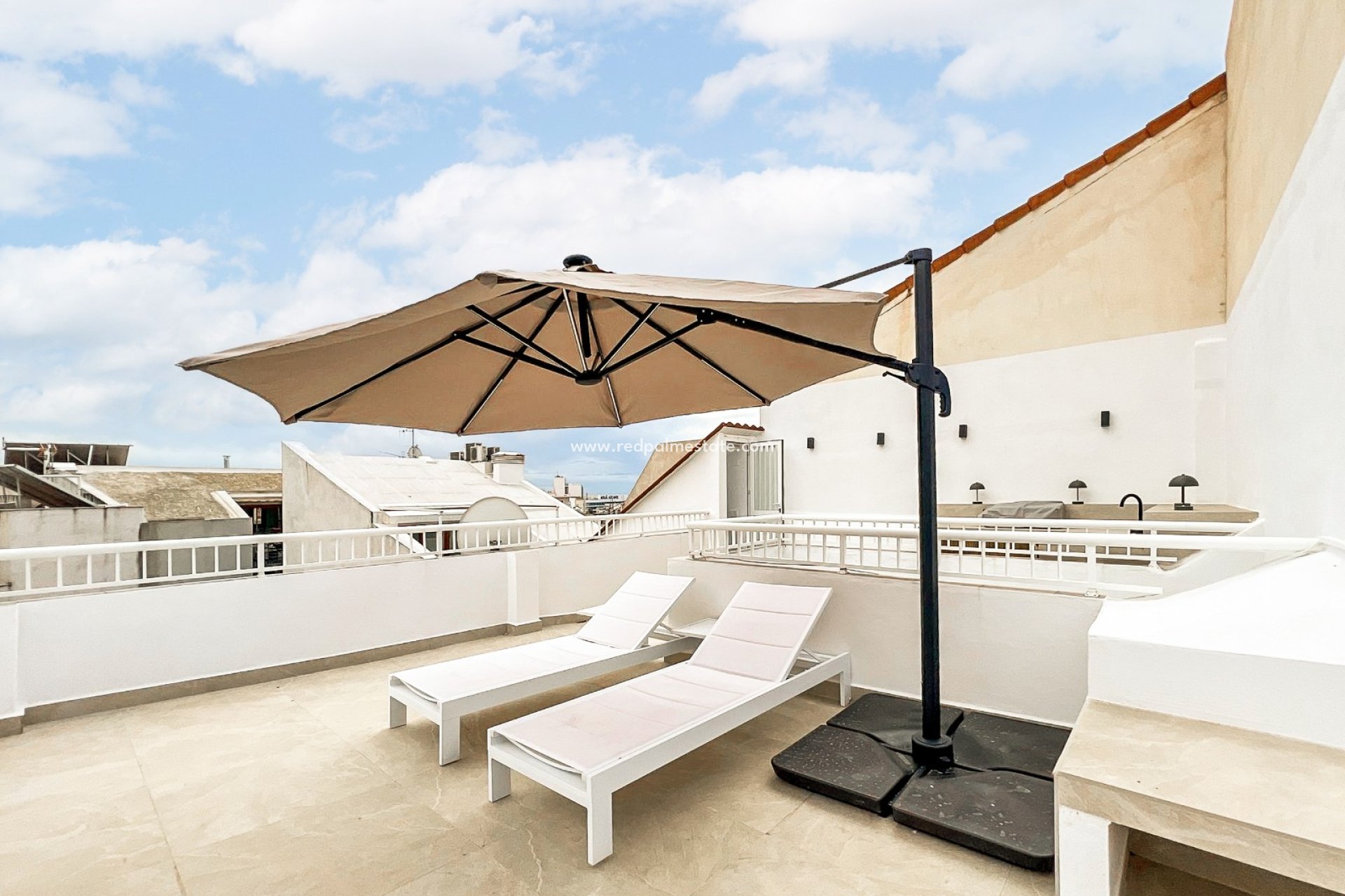 Resale - Apartments -
Alicante