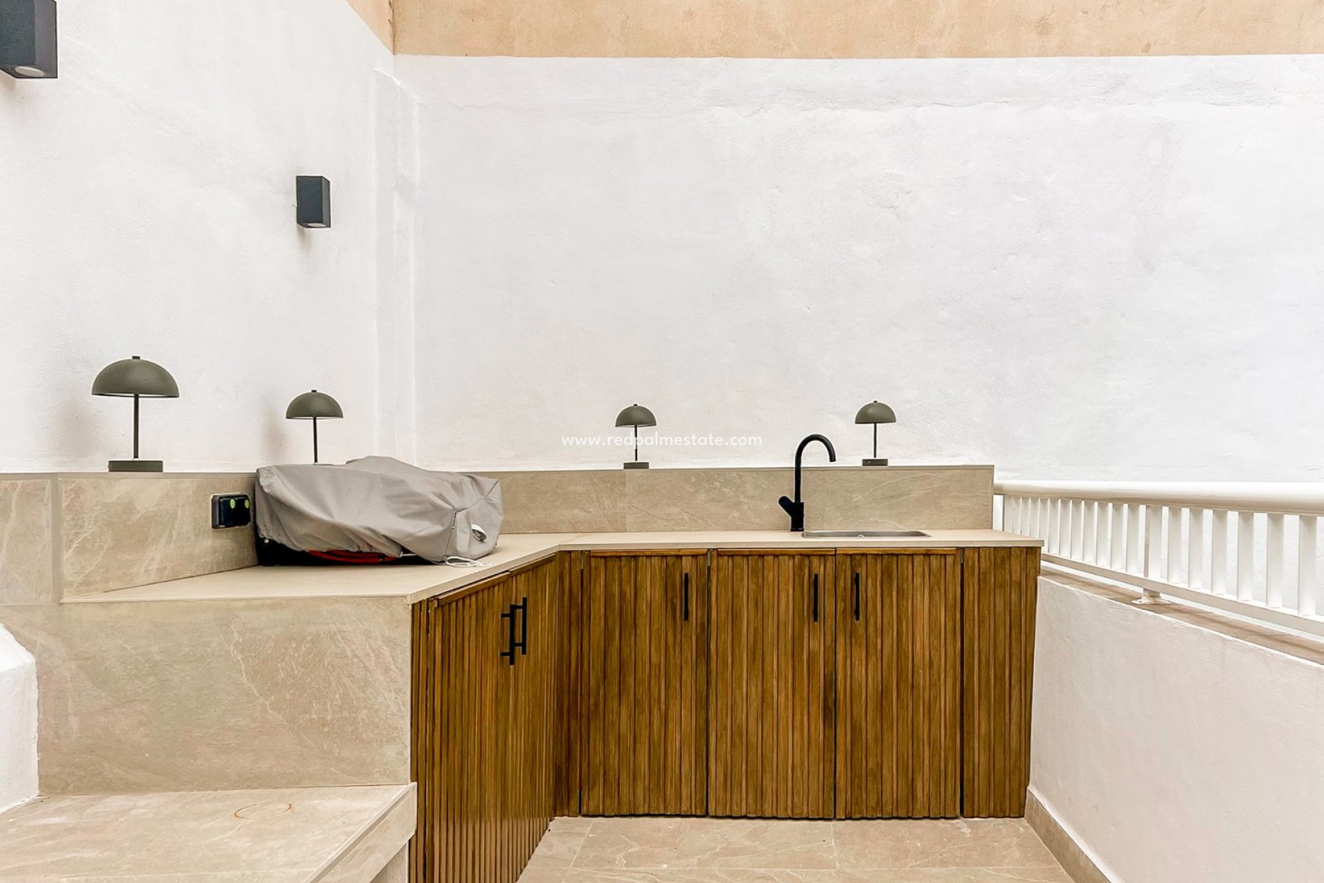 Resale - Apartments -
Alicante