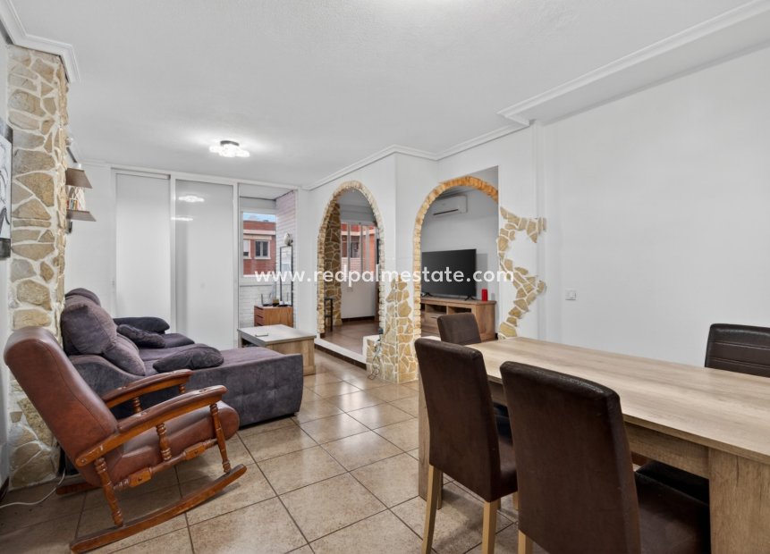 Resale - Apartments -
Alicante