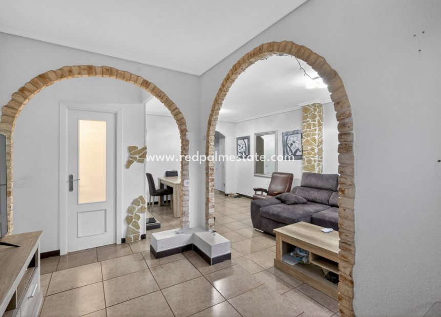 Resale - Apartments -
Alicante