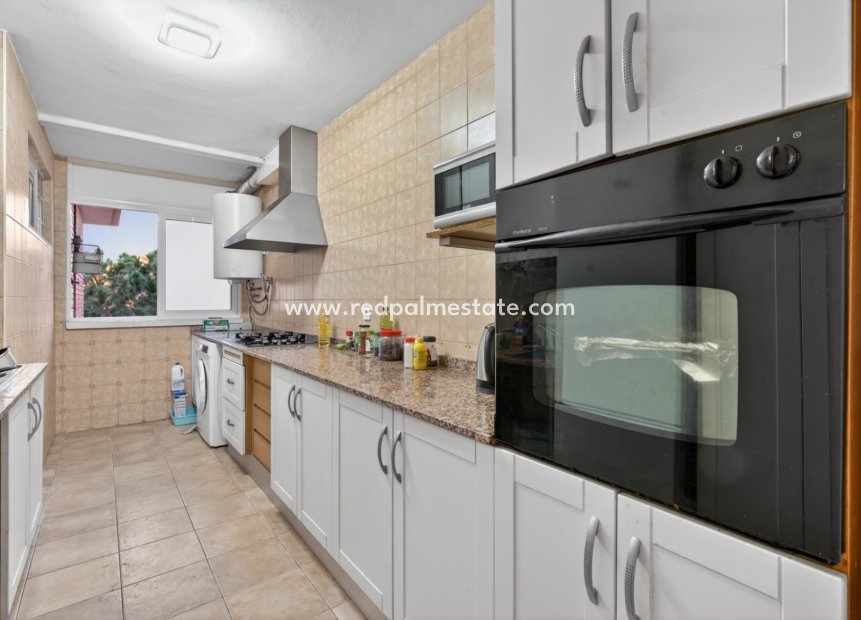 Resale - Apartments -
Alicante