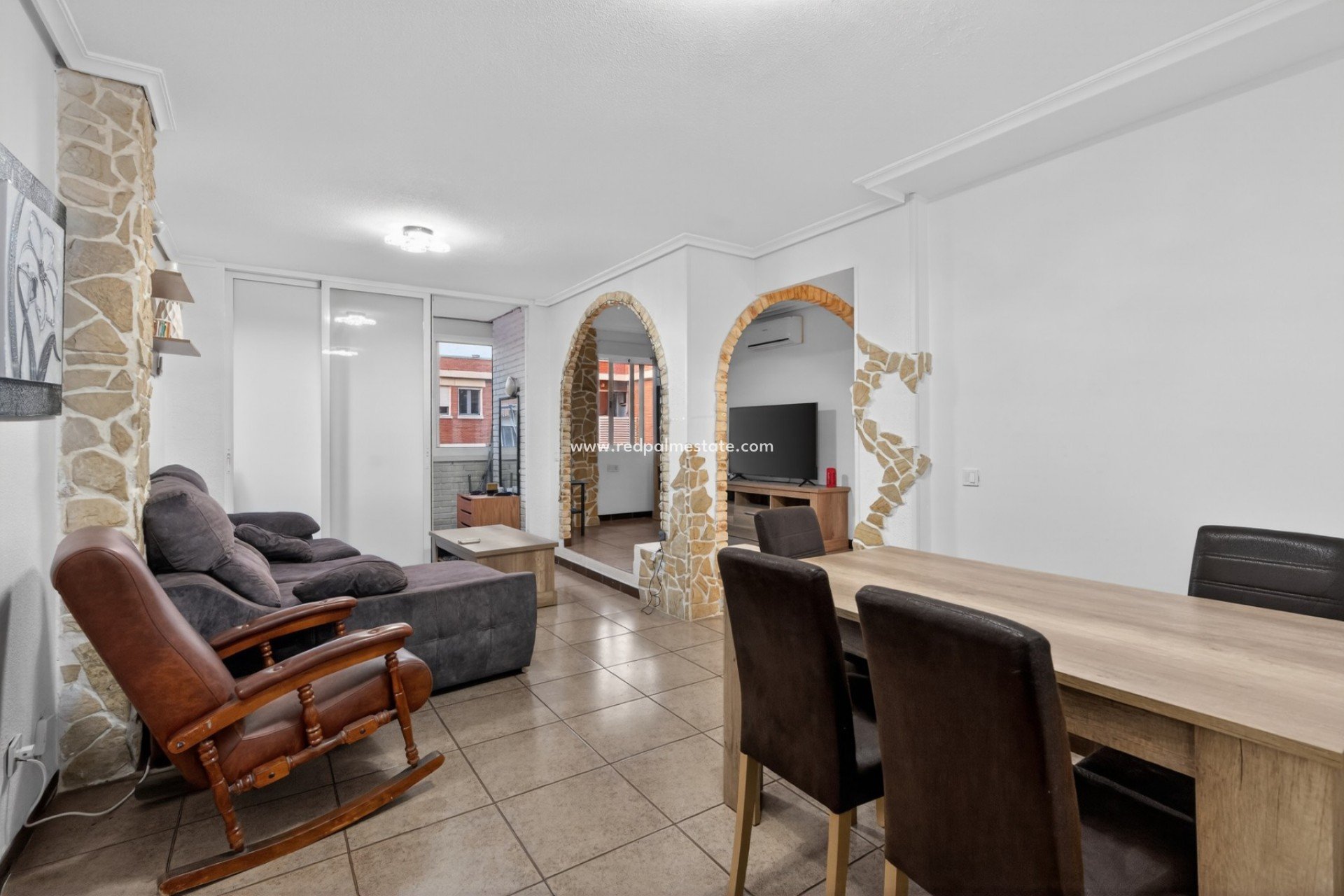 Resale - Apartments -
Alicante