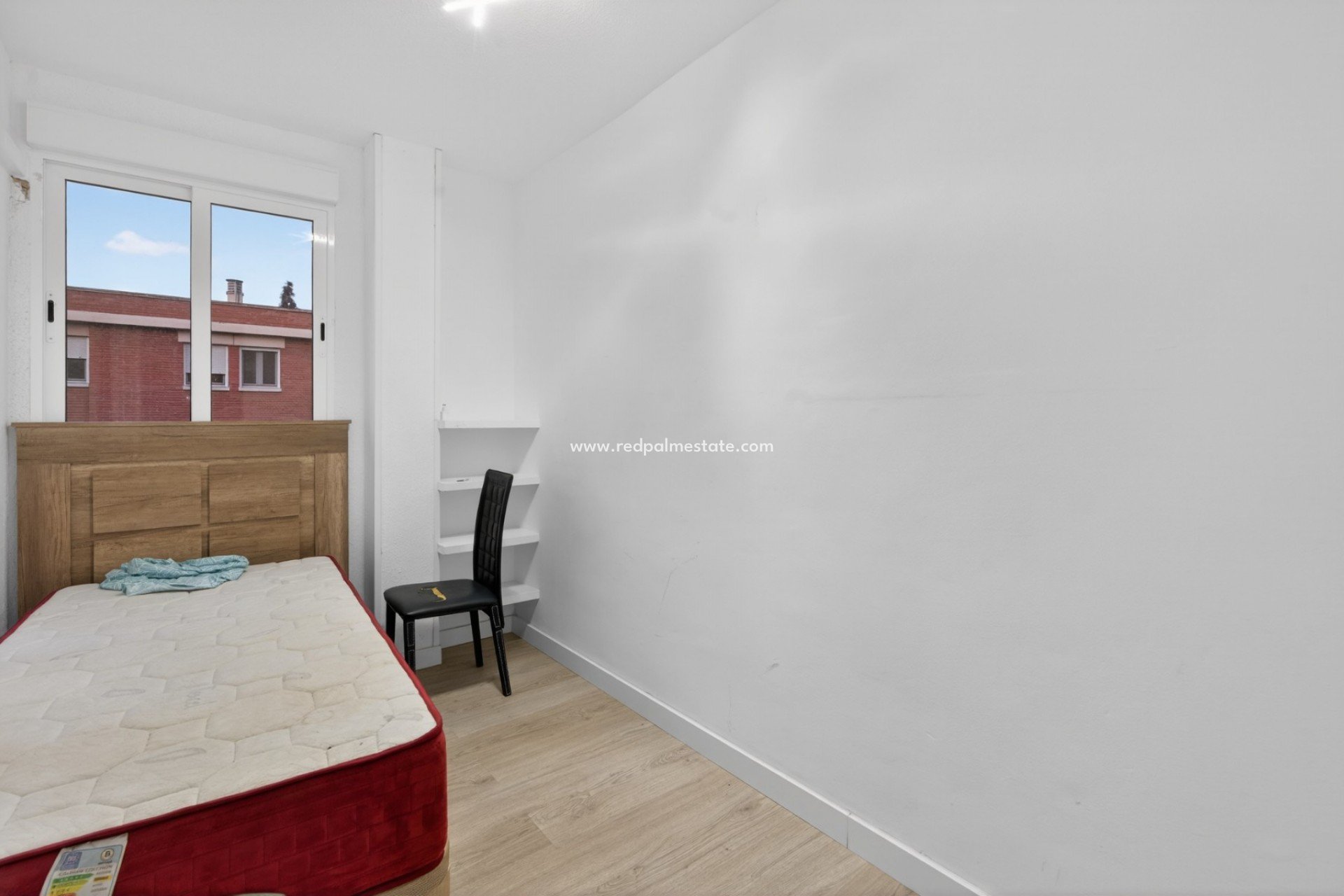 Resale - Apartments -
Alicante