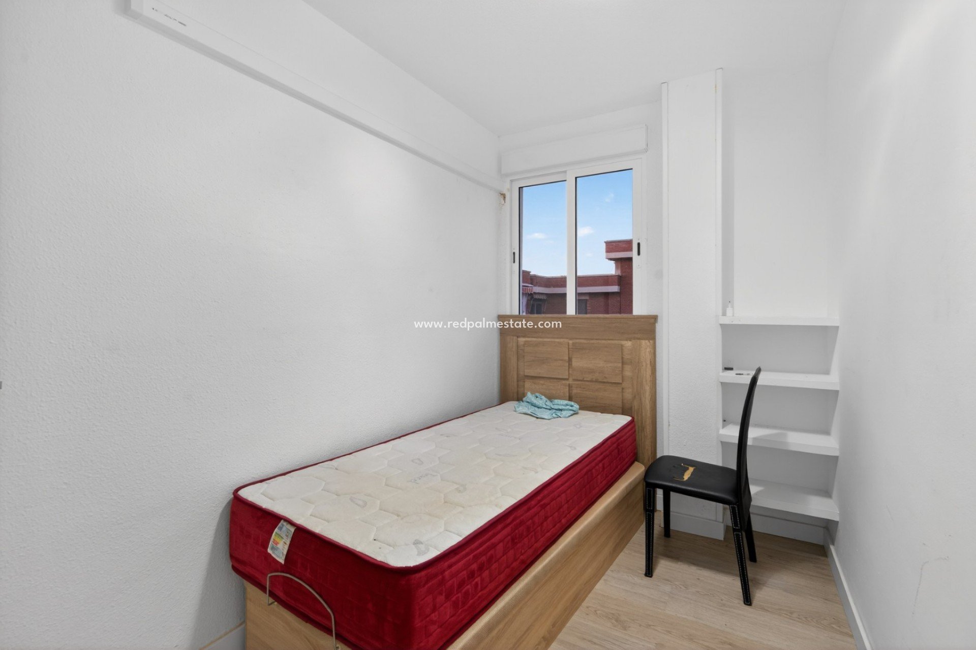 Resale - Apartments -
Alicante