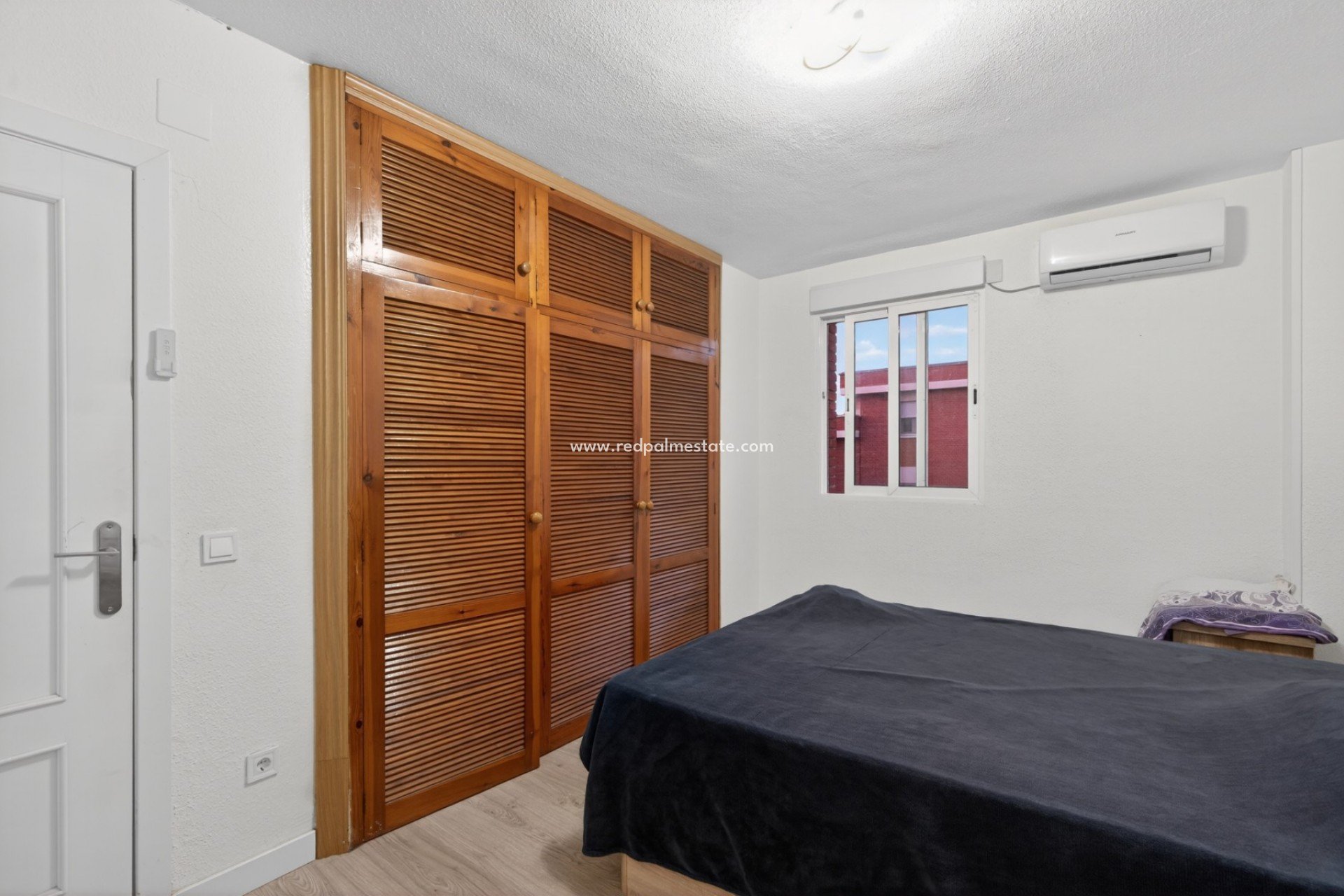 Resale - Apartments -
Alicante