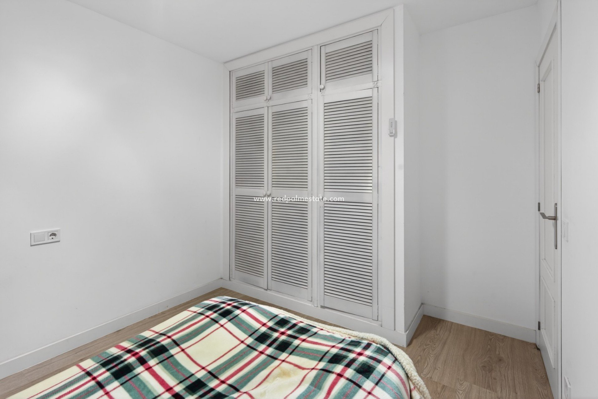 Resale - Apartments -
Alicante