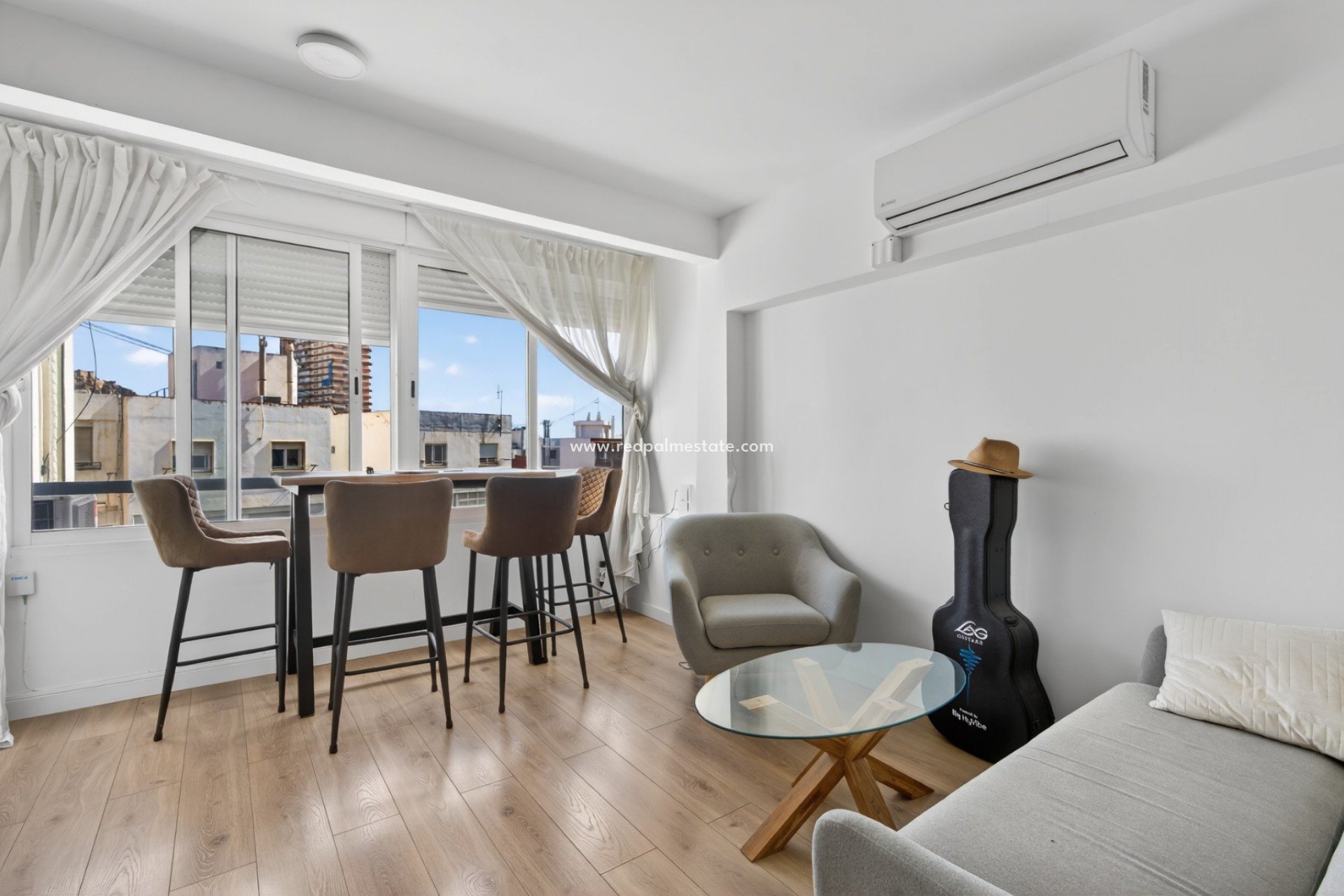 Resale - Apartments -
Alicante