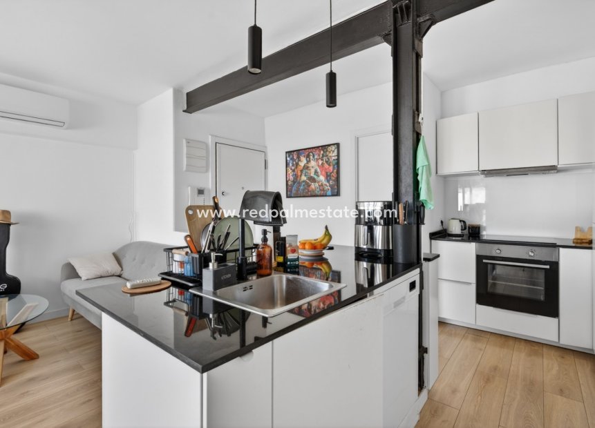 Resale - Apartments -
Alicante