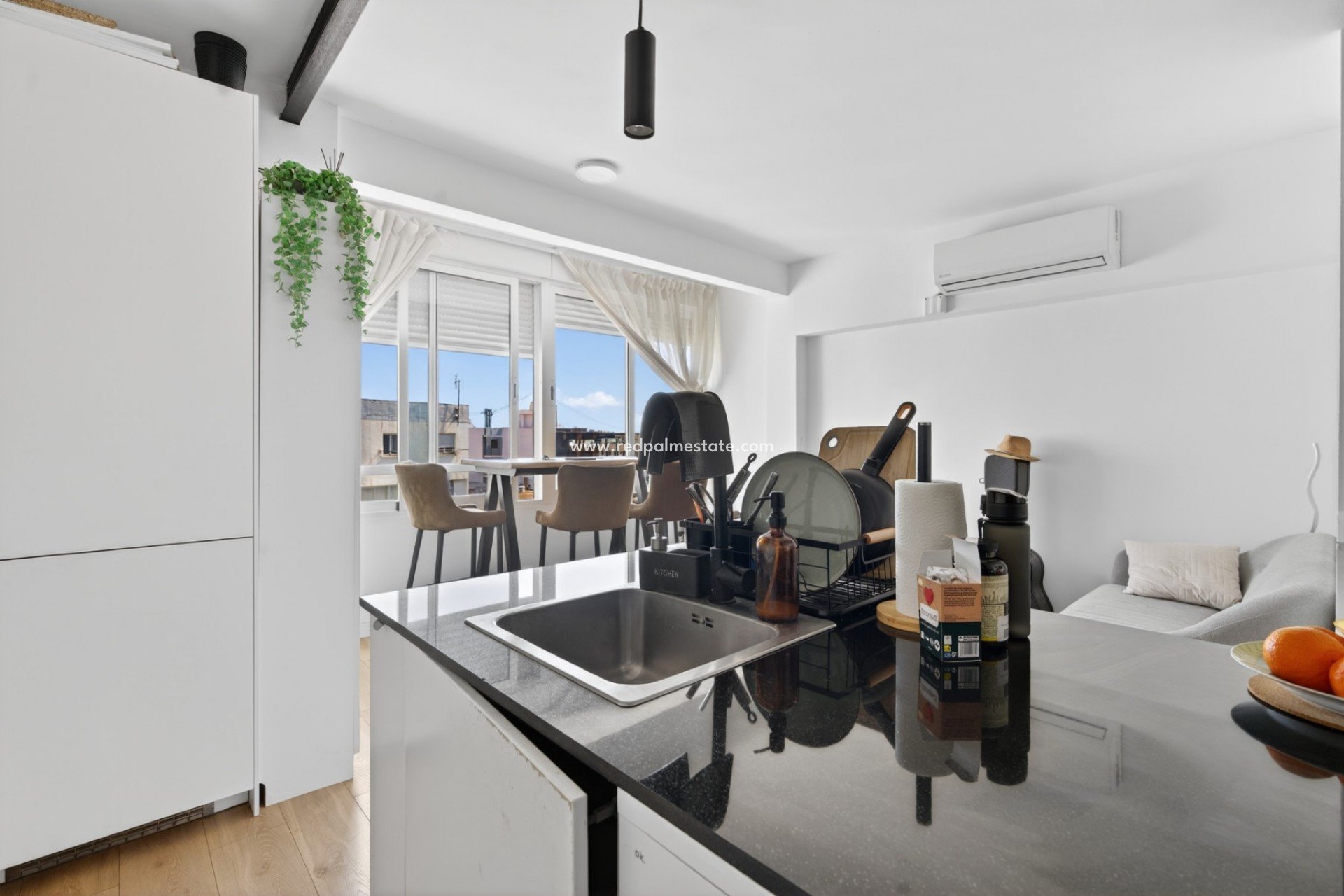 Resale - Apartments -
Alicante