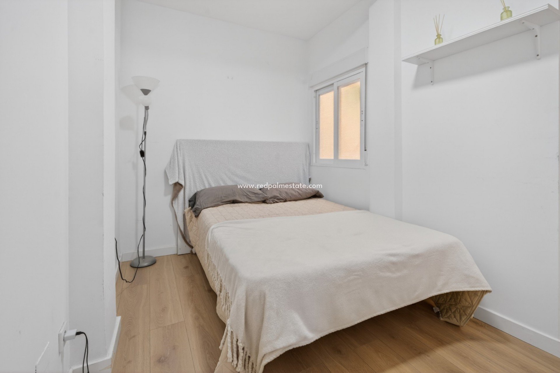 Resale - Apartments -
Alicante