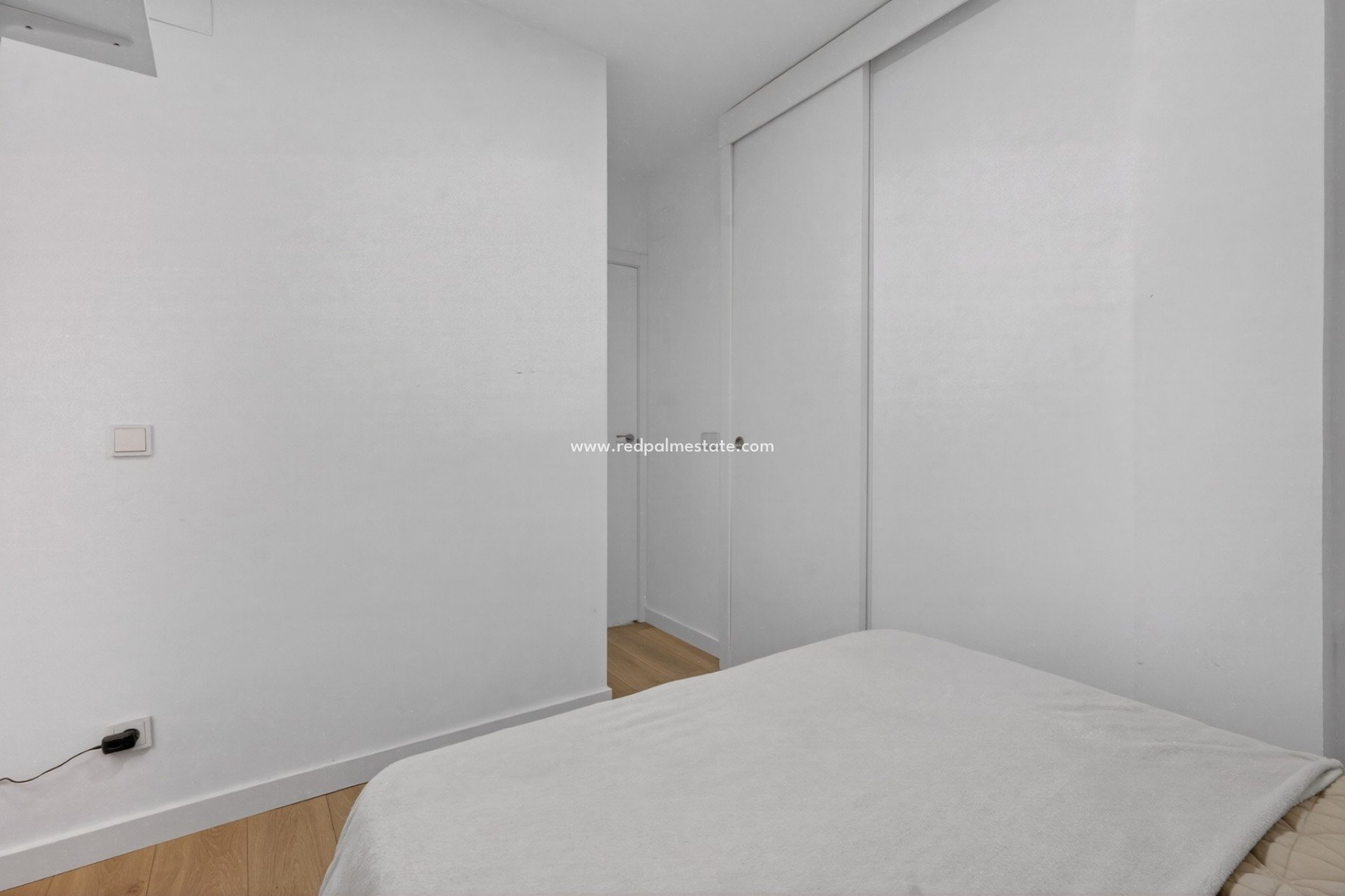 Resale - Apartments -
Alicante