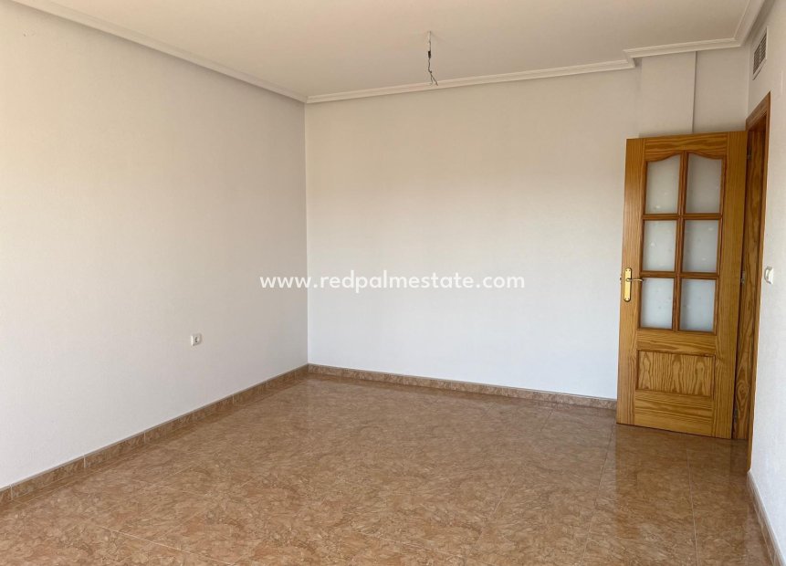 Resale - Apartments -
Almoradí