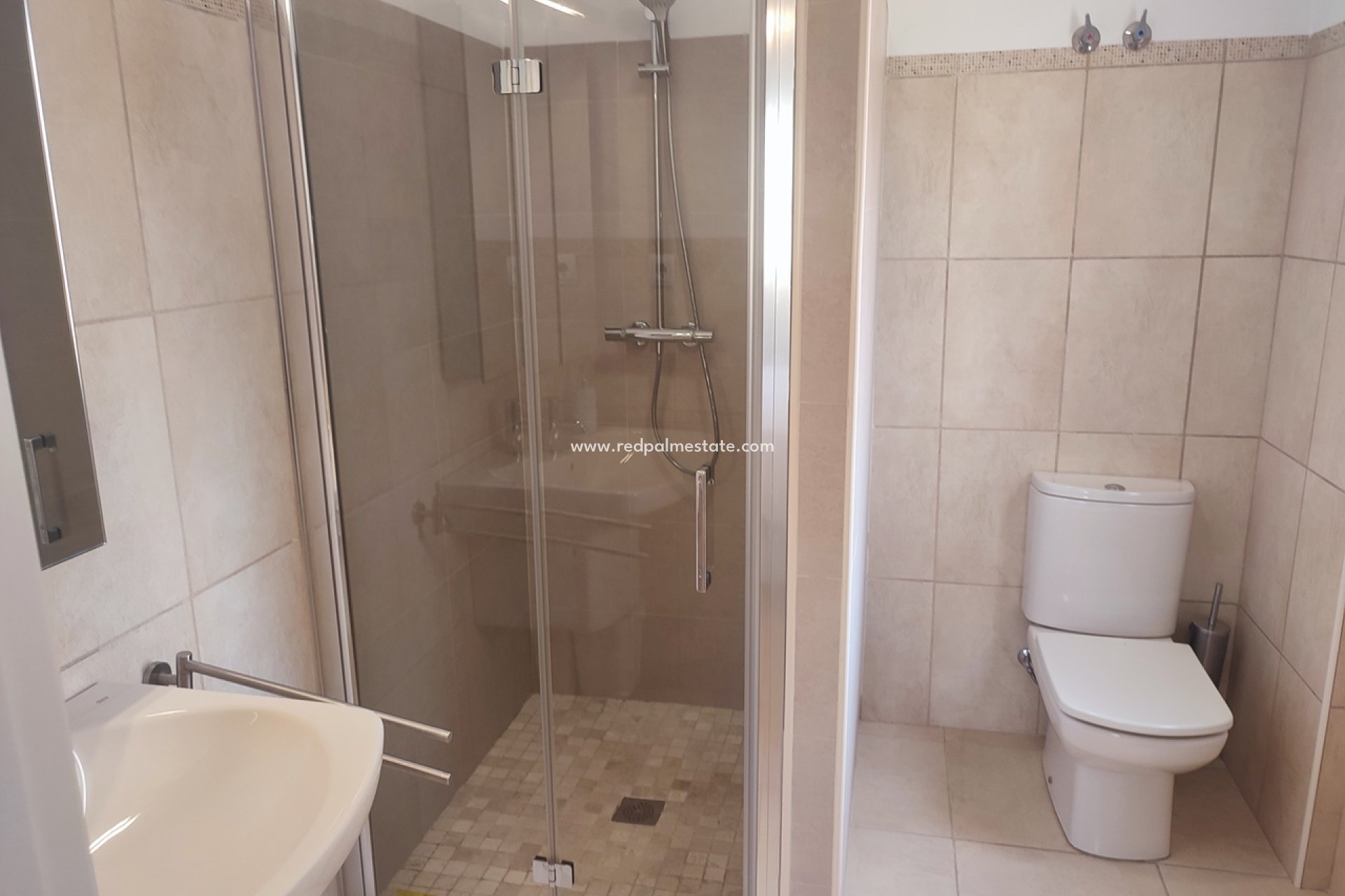 Resale - Apartments -
Altaona Golf resort - Inland